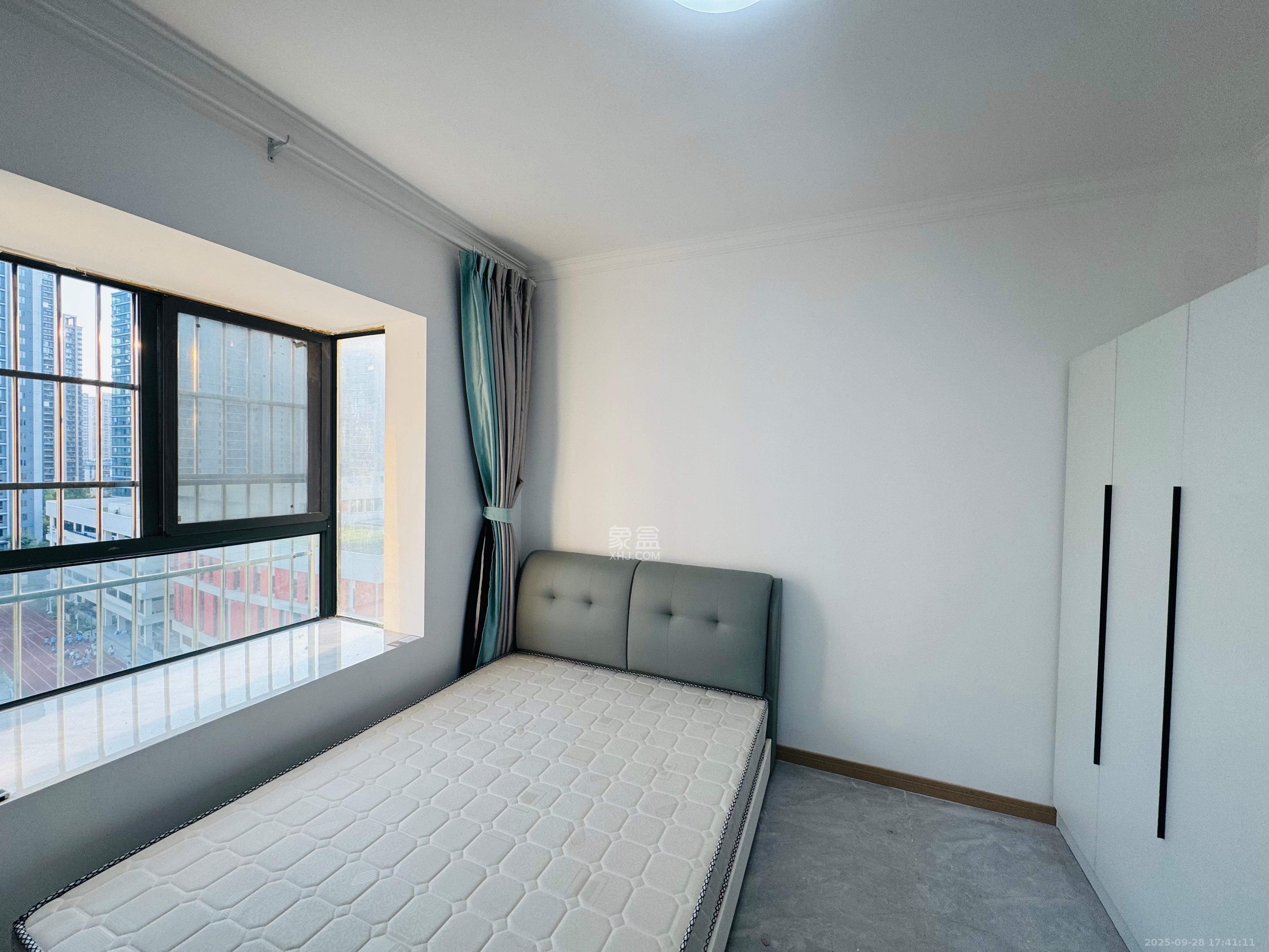 岳华嘉园 3室2厅1卫 2600.0元/月 岳华嘉园 3室2厅1卫 2600.0元/月室内图