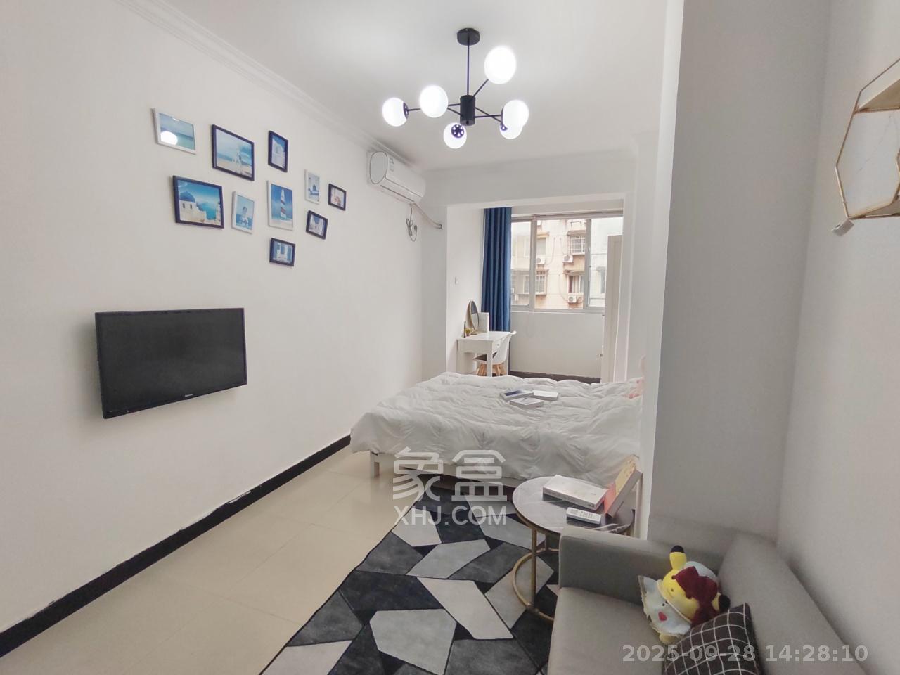 都市先锋 1室1厅1卫 1400.0元/月 都市先锋 1室1厅1卫 1400.0元/月室内图