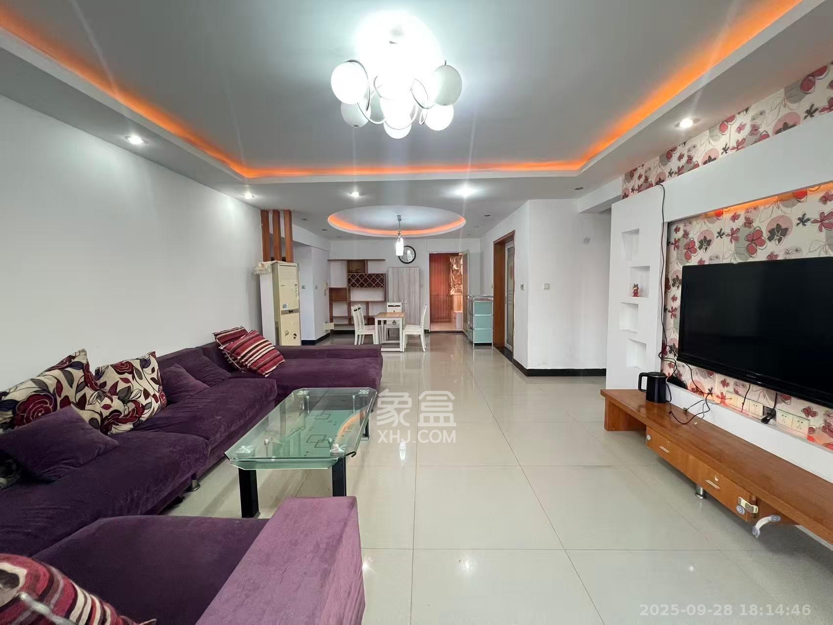 星沙教师公寓  3室2厅2卫    2000.0元/月室内图