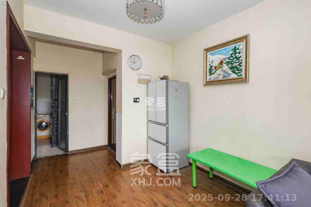 钰龙天下一期 1室2厅1卫 2300.0元/月 钰龙天下一期 1室2厅1卫 2300.0元/月室内图