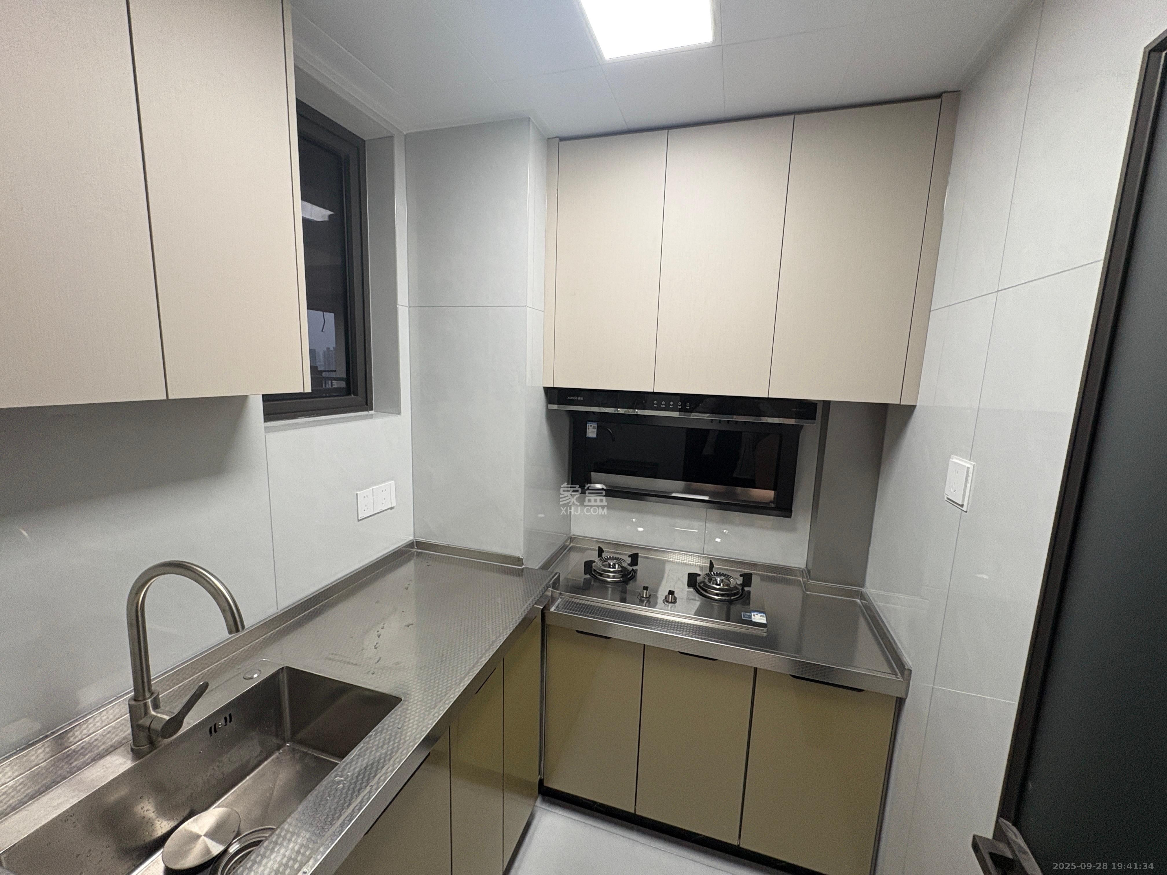 嘉雨兴园 1室1厅1卫 2200.00元/月 嘉雨兴园 1室1厅1卫 2200.00元/月室内图