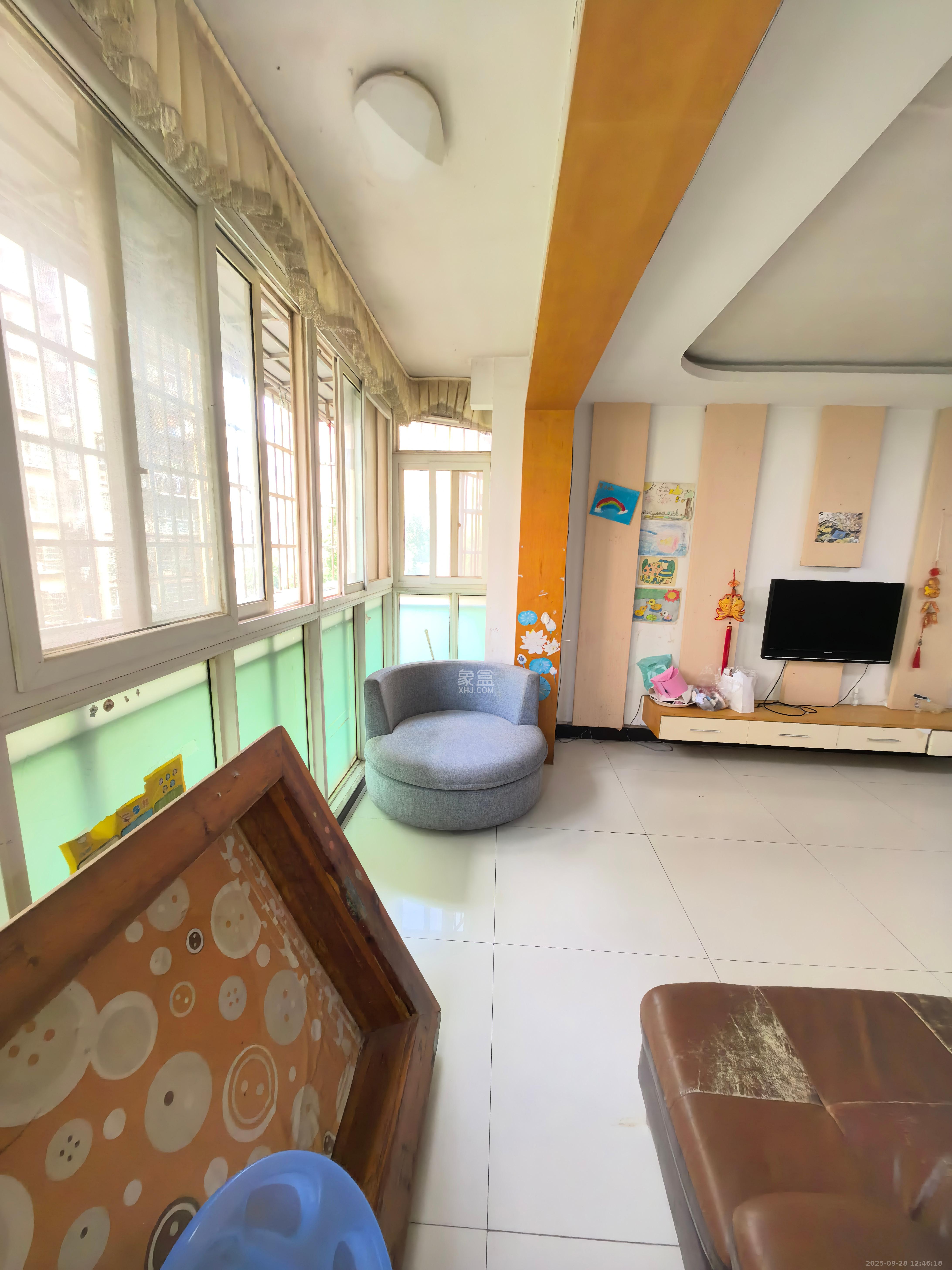 麓谷加州阳光 1室2厅2卫 2500.0元/月 麓谷加州阳光 1室2厅2卫 2500.0元/月室内图