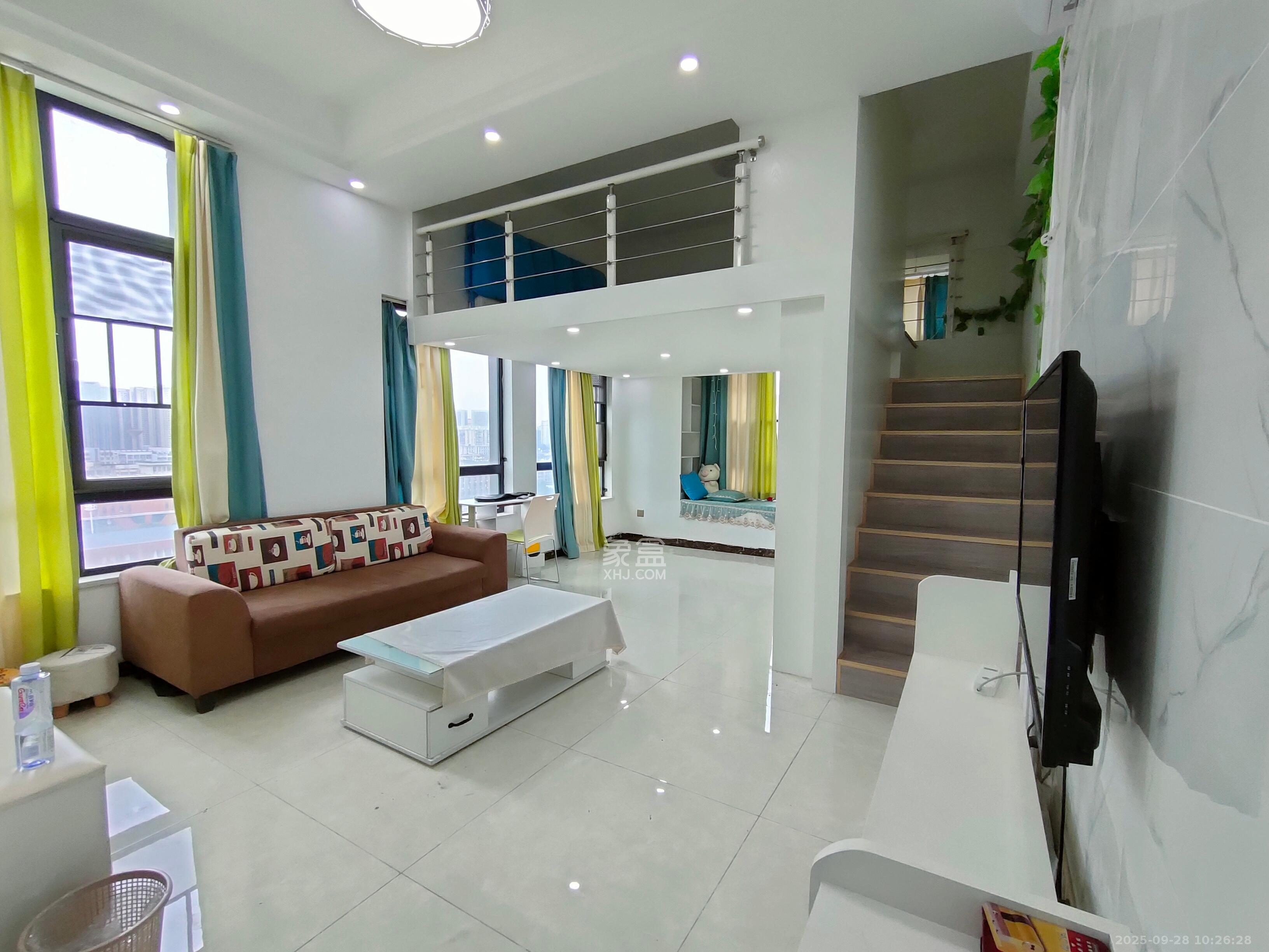 荣悦台 1室1厅1卫 2100.0元/月 荣悦台 1室1厅1卫 2100.0元/月室内图