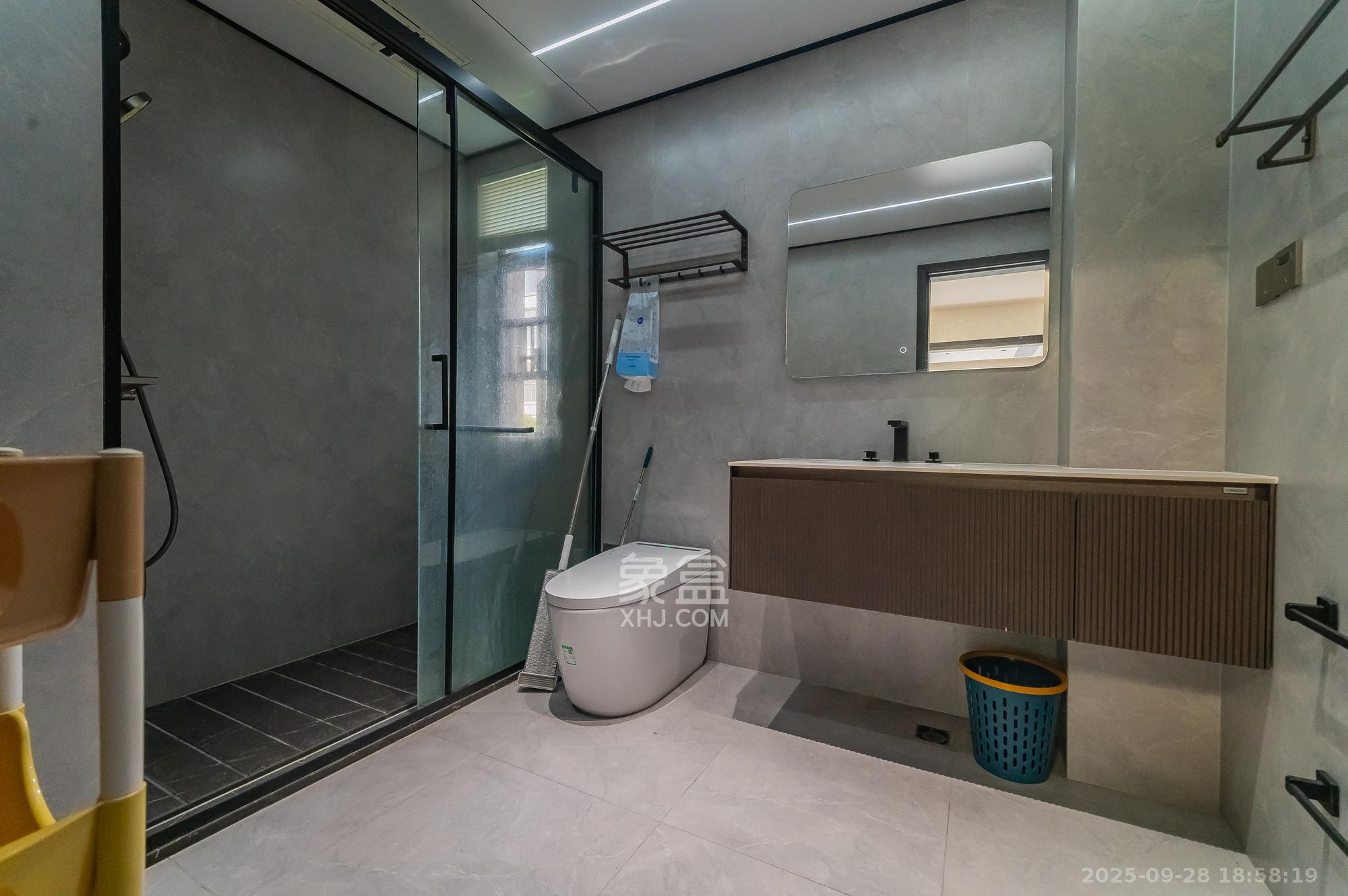 中交建发松雅院 5室2厅3卫 420.0万 中交建发松雅院 5室2厅3卫 420.0万卫生间