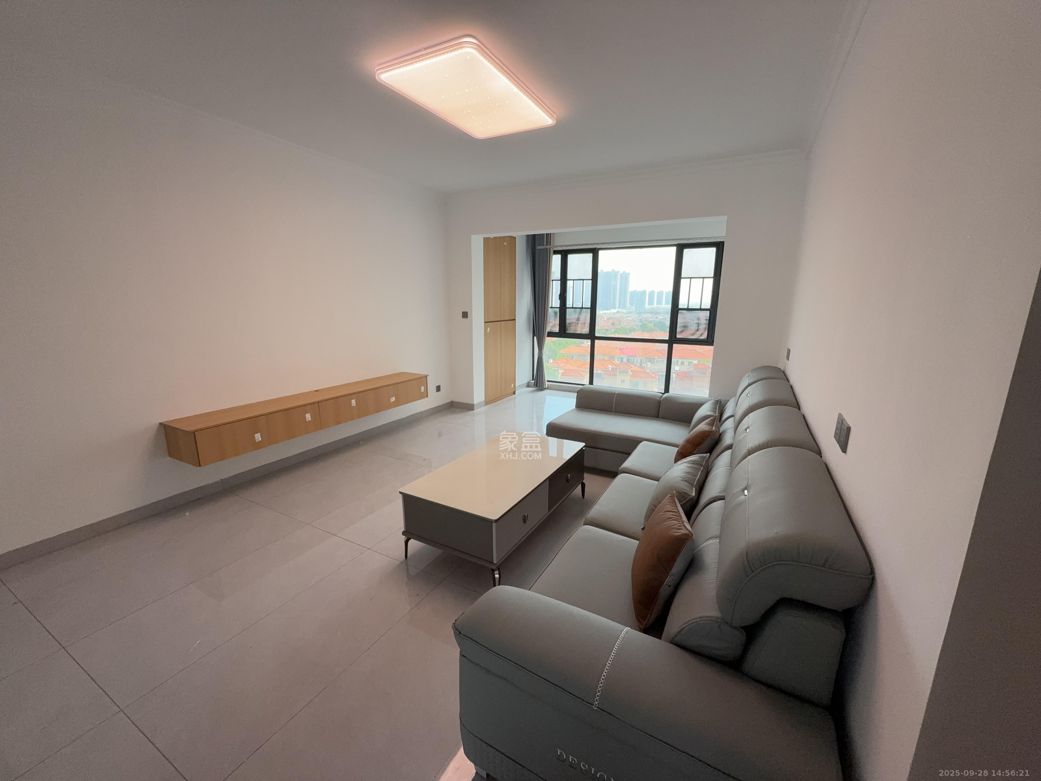 九华富瑶天下 4室2厅2卫 2100.0元/月 九华富瑶天下 4室2厅2卫 2100.0元/月室内图