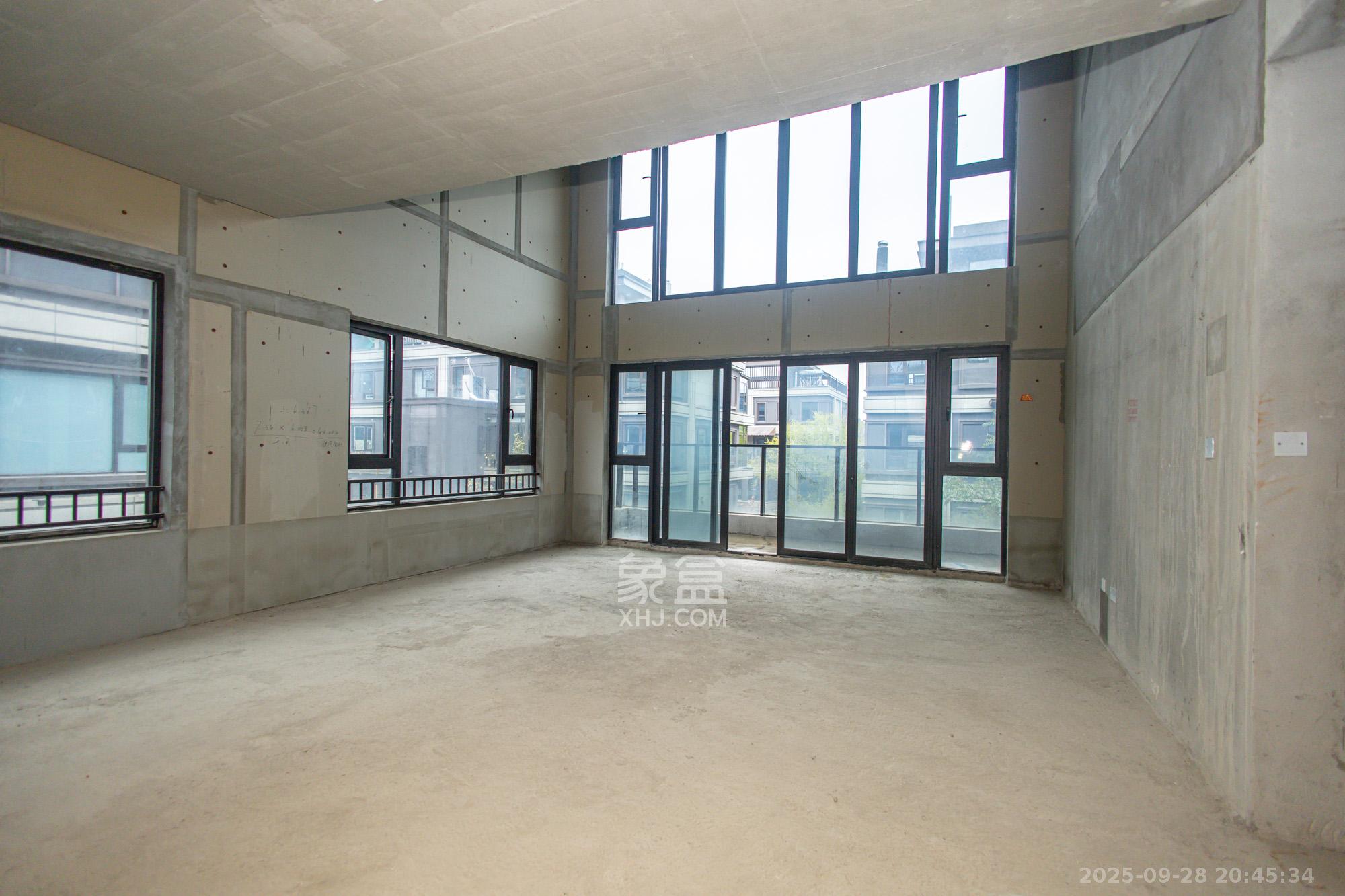 东原麓印长江C区  4室2厅2卫    300.0万