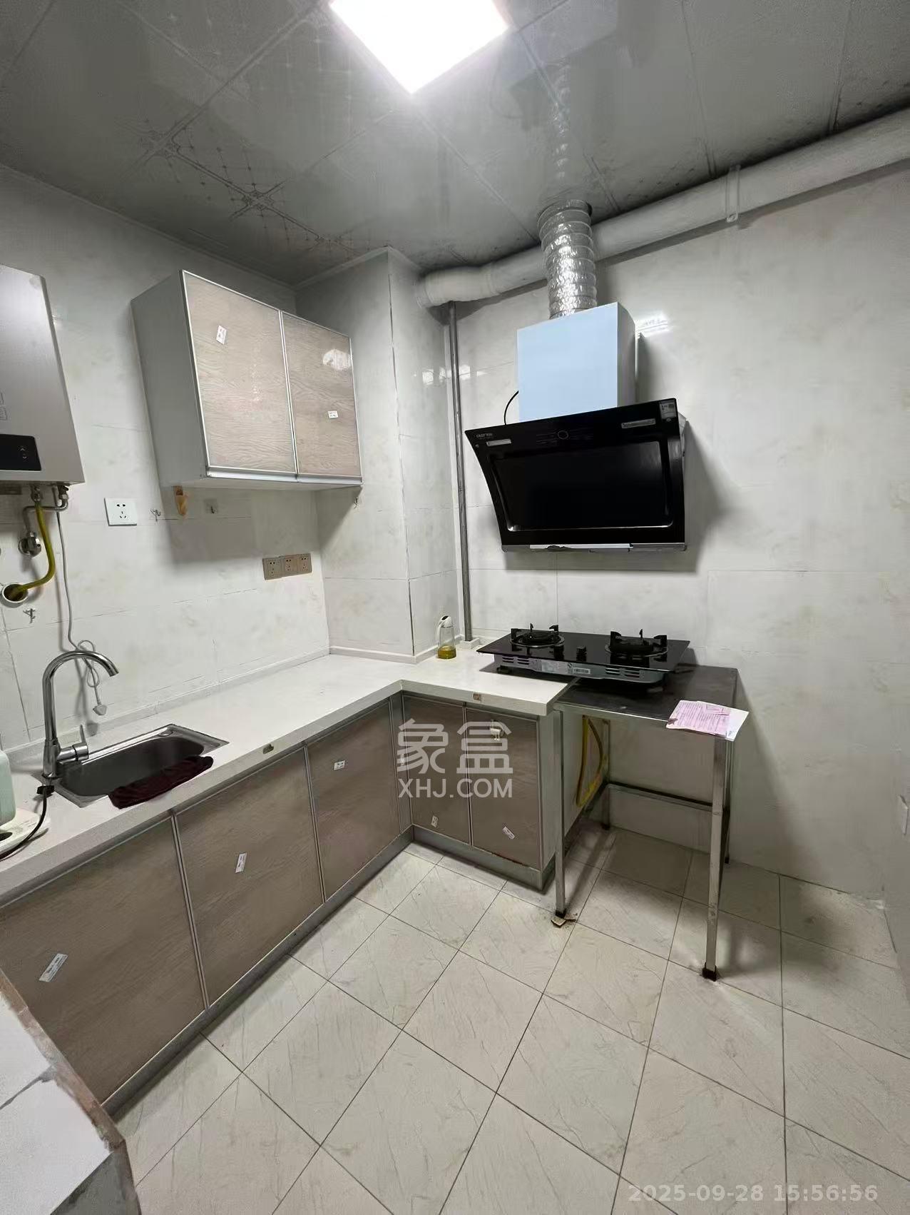 岳北和苑  1室1厅1卫    1600.0元/月室内图