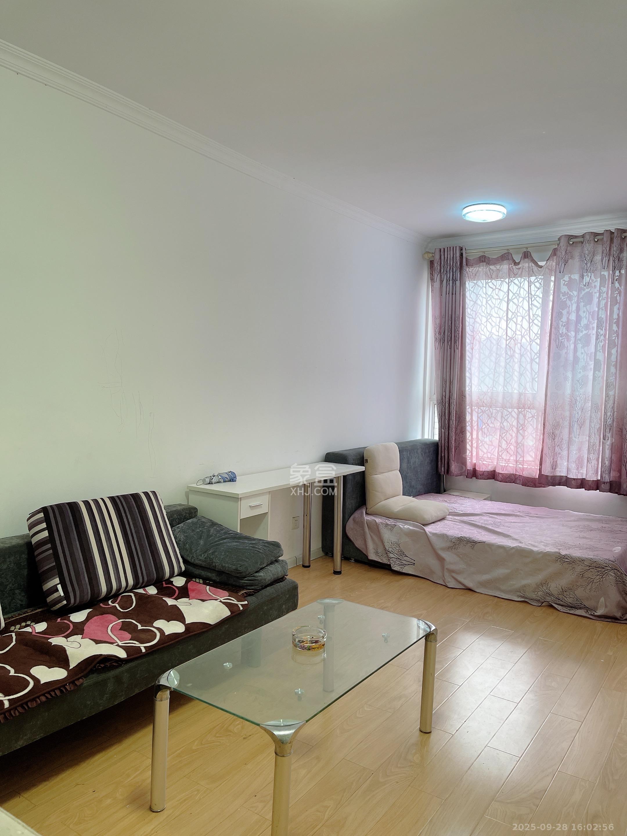 月亮湾草莓街区一、二期 1室0厅0卫 1200.0元/月 月亮湾草莓街区一、二期 1室0厅0卫 1200.0元/月室内图