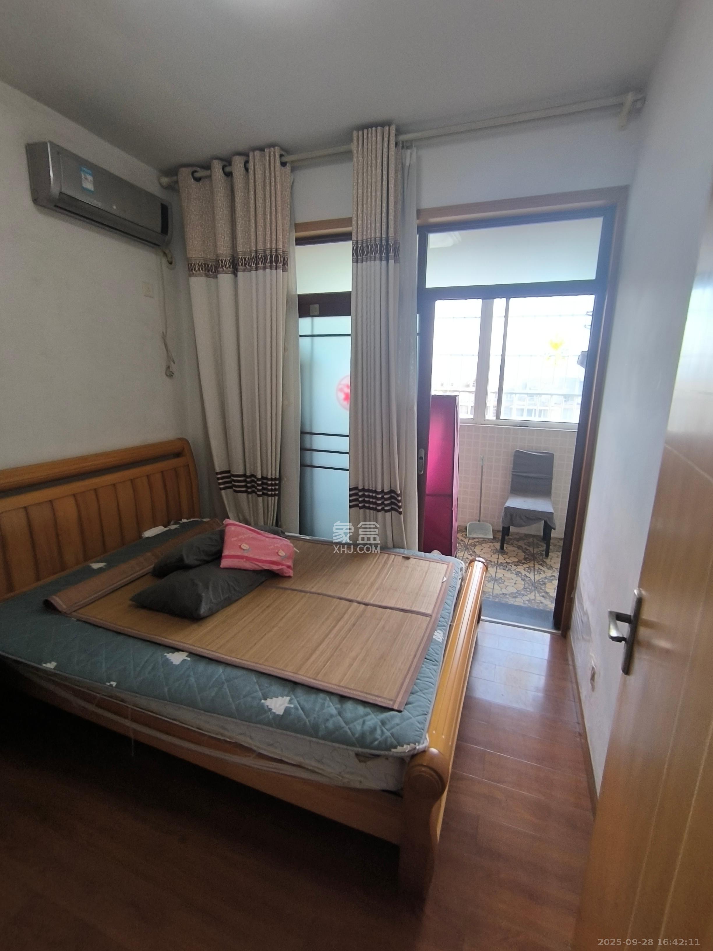 华新花苑  3室2厅2卫    2200.0元/月室内图
