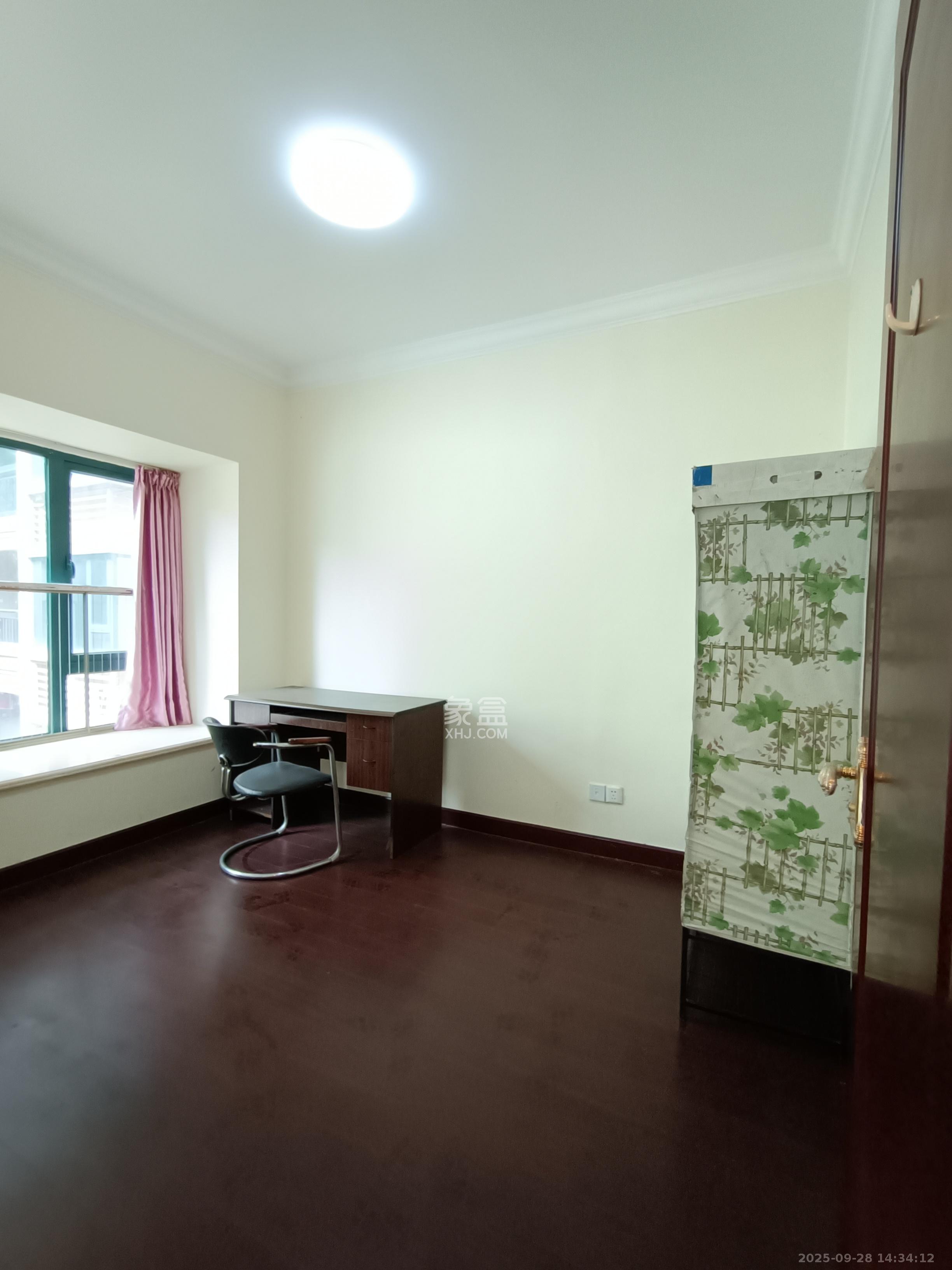 恒大城  2室2厅2卫    2100.0元/月室内图