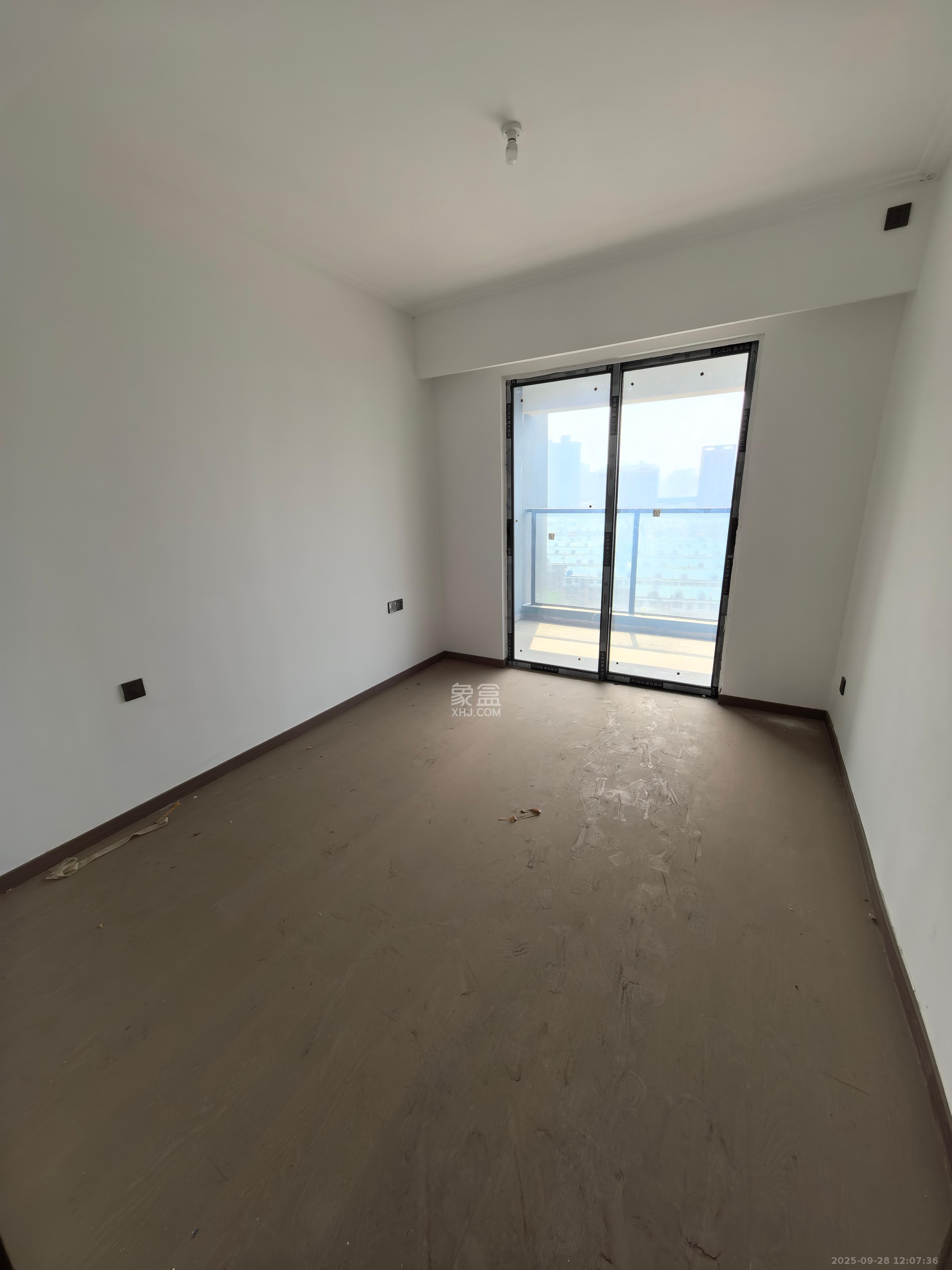 绿地V岛 4室2厅2卫 4000.0元/月 绿地V岛 4室2厅2卫 4000.0元/月室内图