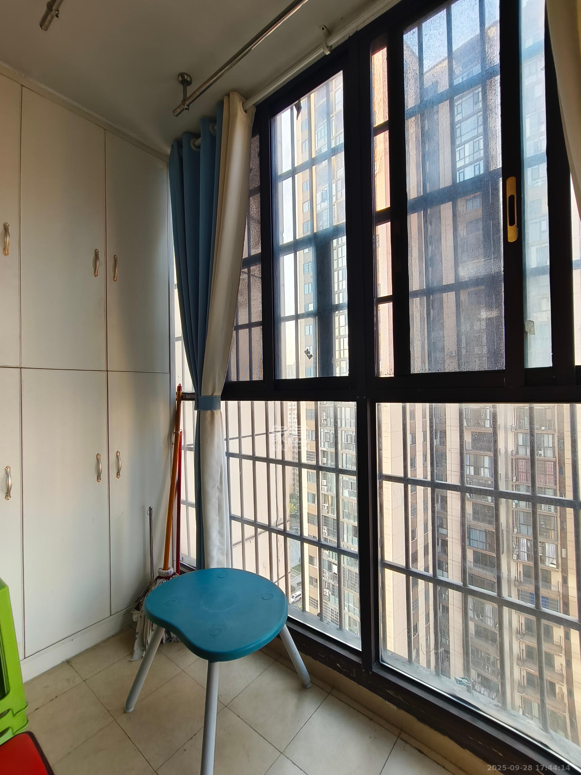 福泽园  3室1厅1卫    2200.0元/月室内图