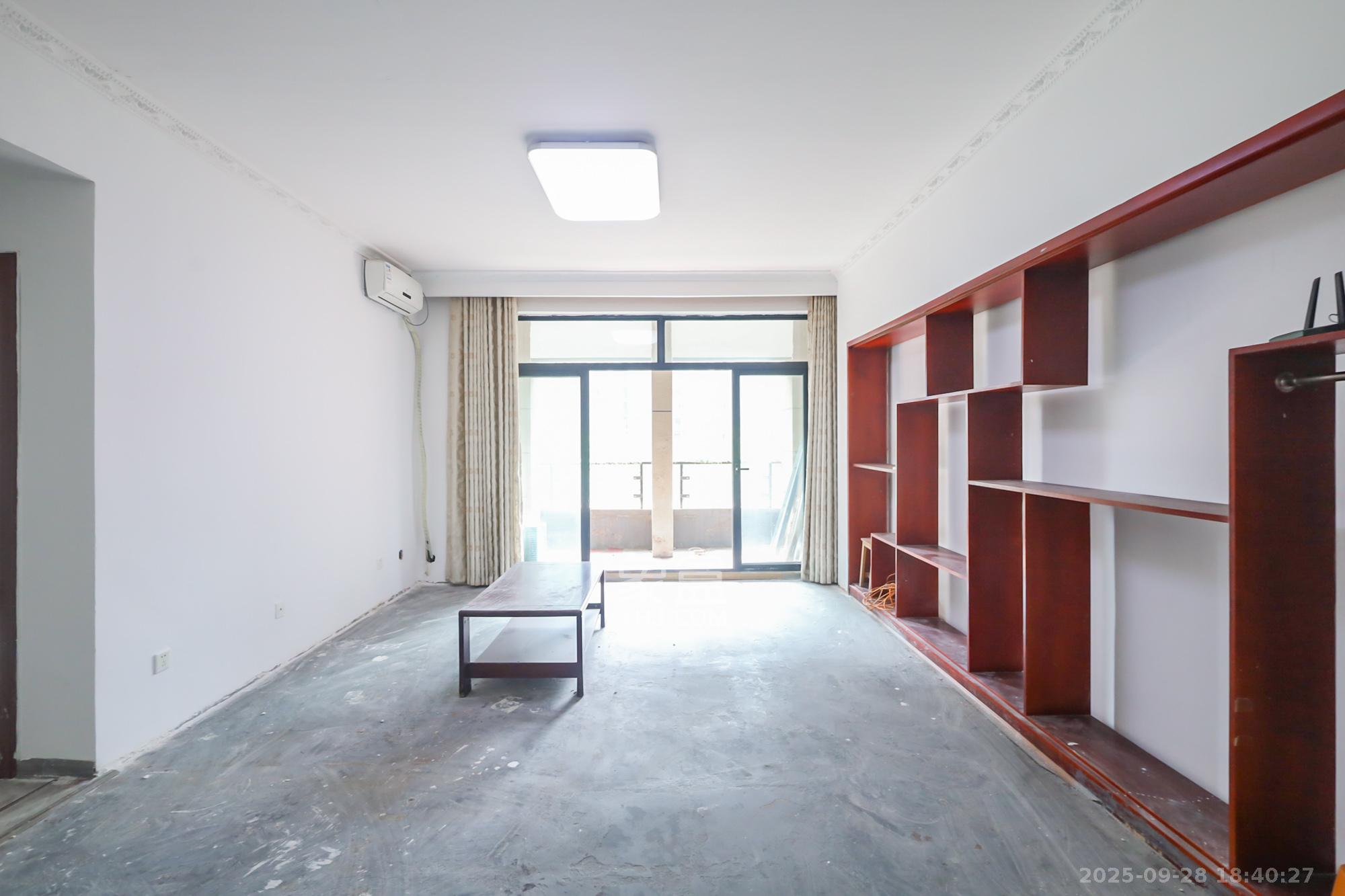 郡原广场  4室2厅2卫    114.8万