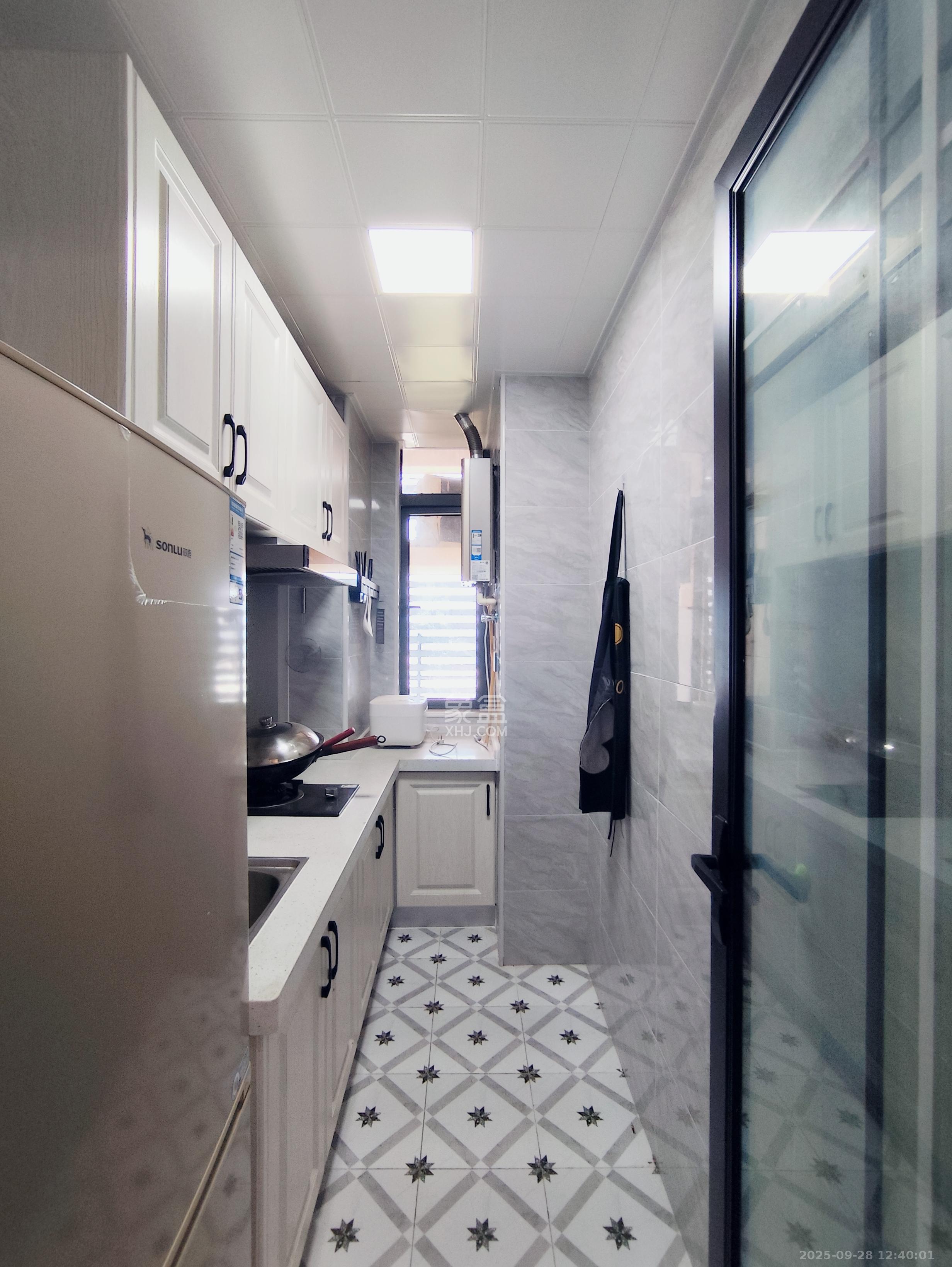 辉宏橄榄城  1室1厅1卫    1550.0元/月室内图