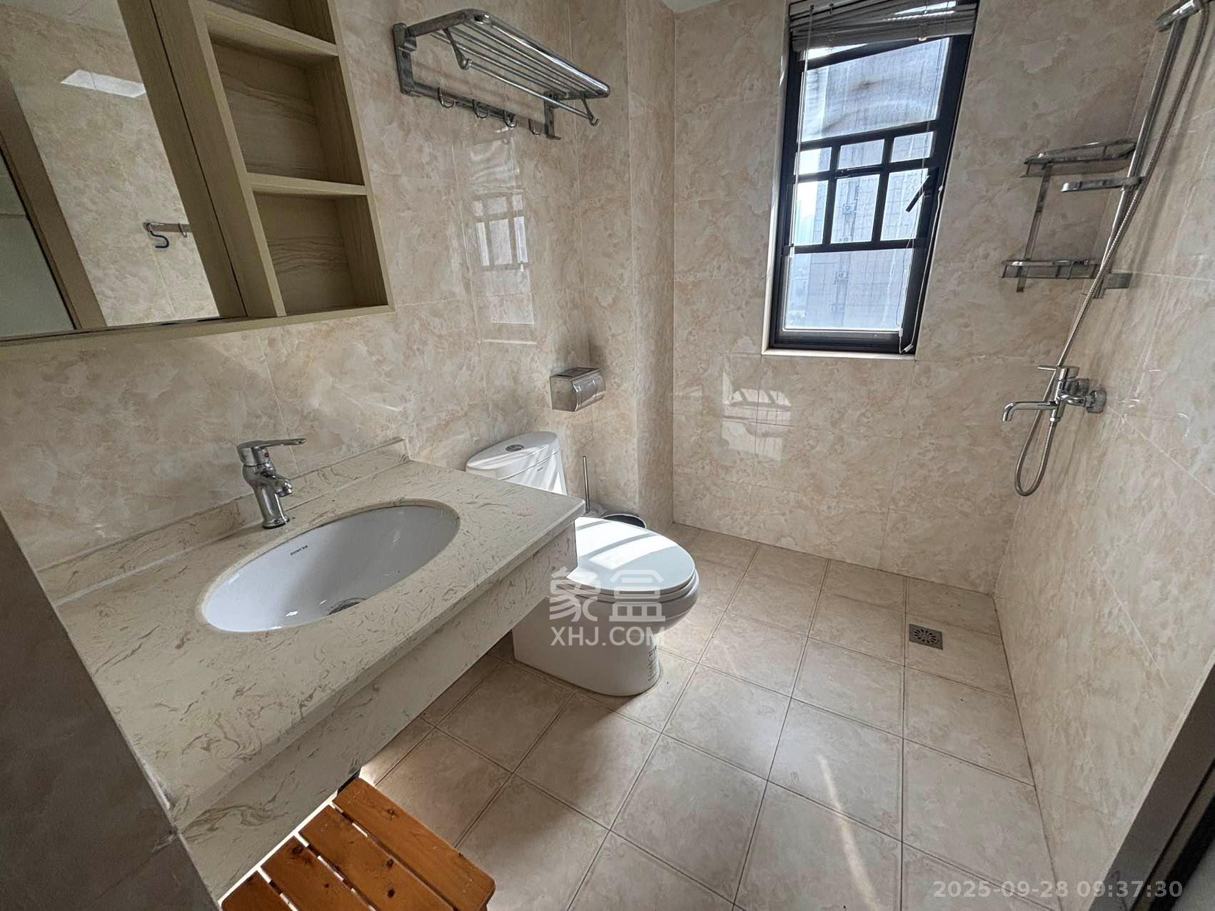 中国铁建梅溪青秀一期  4室2厅2卫    2700.0元/月室内图