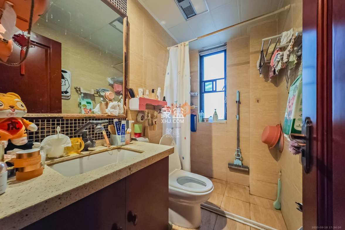 五江天街北区 4室2厅2卫 125.0万 五江天街北区 4室2厅2卫 125.0万卫生间