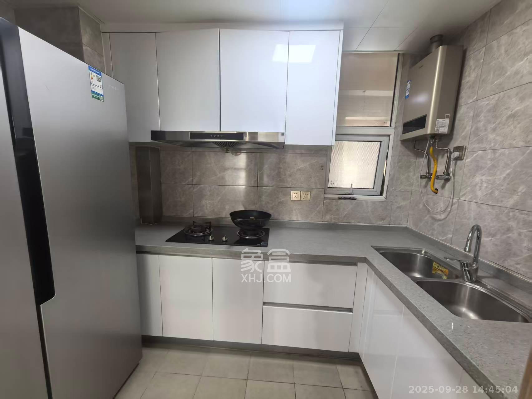 新华联梦想城  3室2厅2卫    2000.0元/月室内图