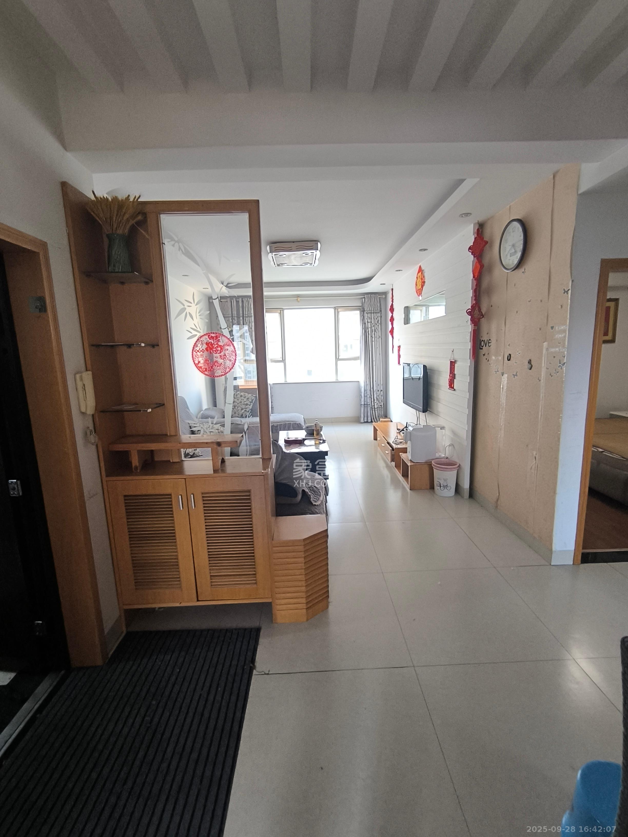 华新花苑  3室2厅2卫    2200.0元/月室内图