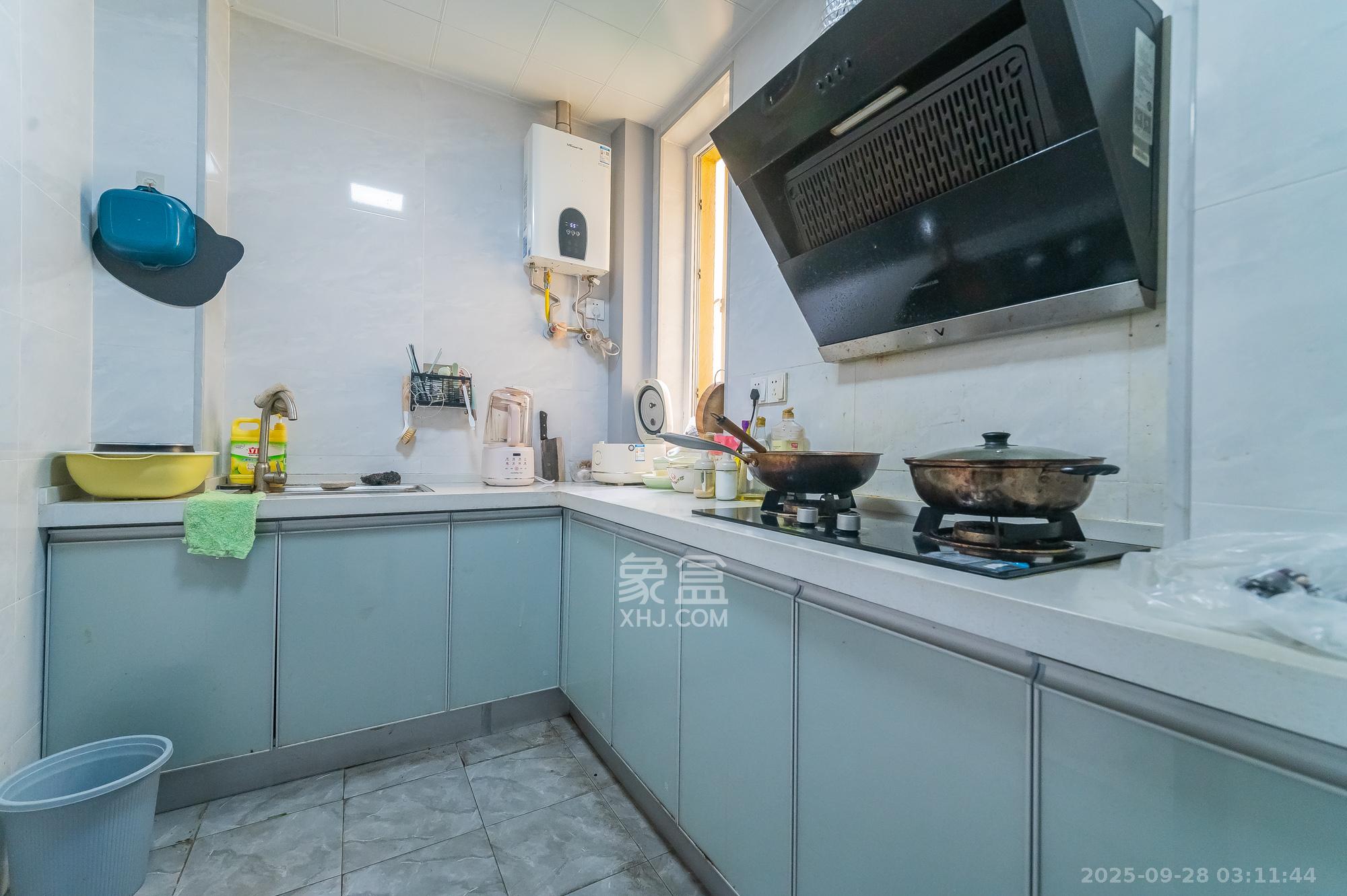 MOMA当代广场 3室2厅1卫 61.8万 MOMA当代广场 3室2厅1卫 61.8万厨房