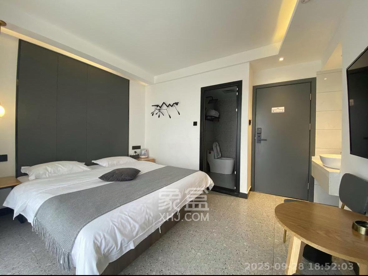 君临国际 4室2厅1卫 5300.0元/月 君临国际 4室2厅1卫 5300.0元/月室内图