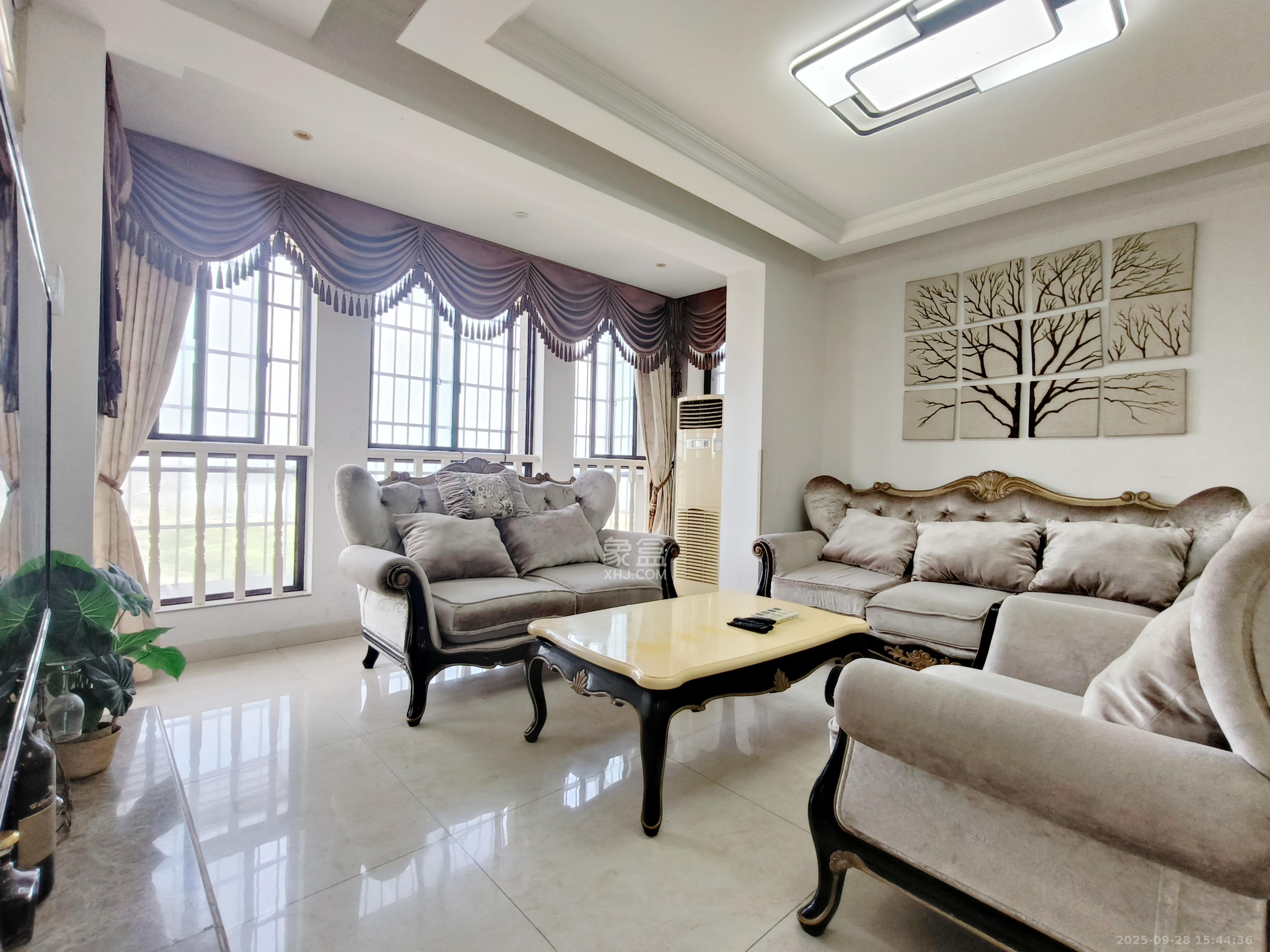 爱琴海岸  3室2厅2卫    2300.0元/月 爱琴海岸  3室2厅2卫    2300.0元/月