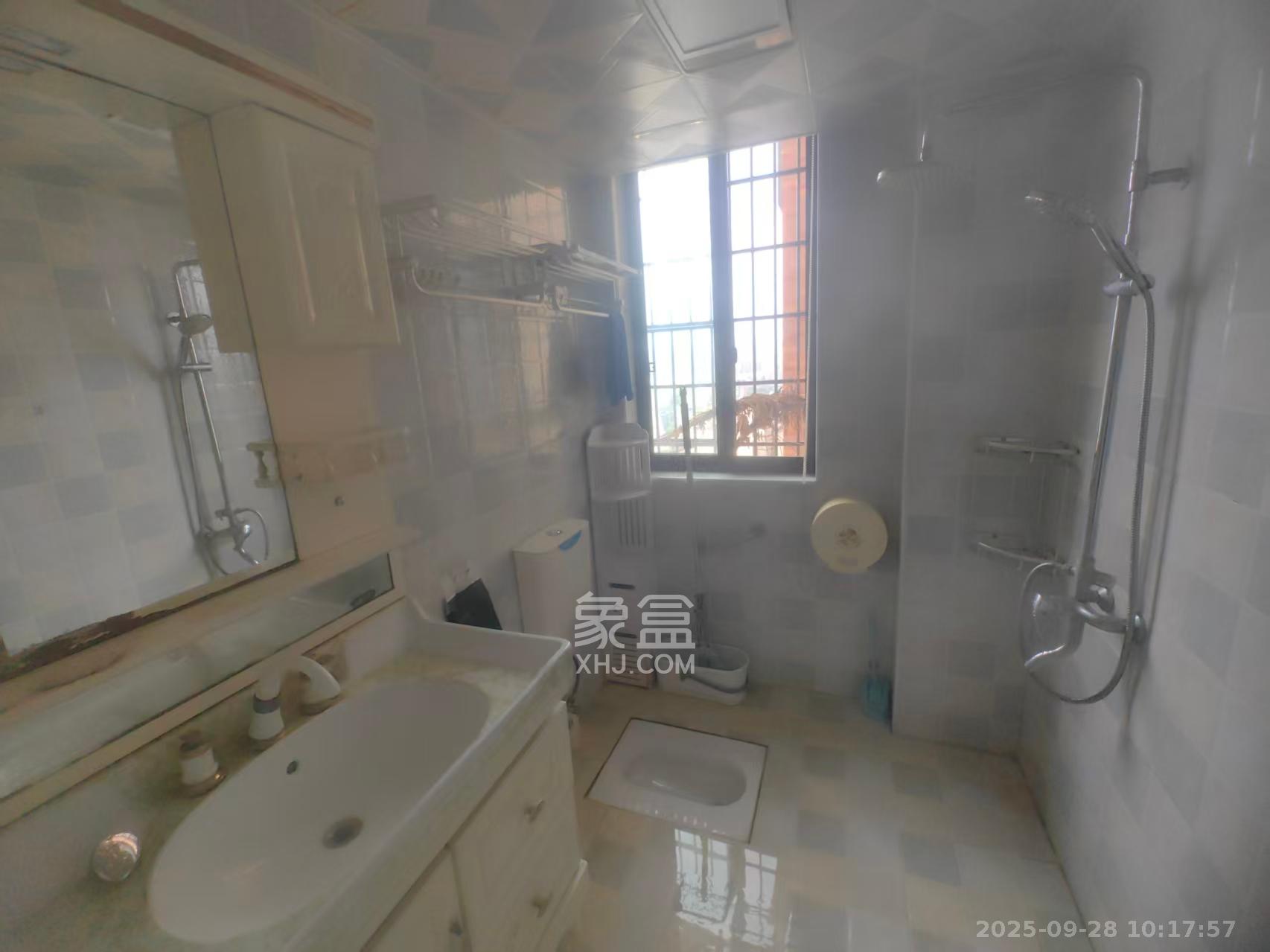 幸福郡音乐花园 2室2厅1卫 1600.0元/月 幸福郡音乐花园 2室2厅1卫 1600.0元/月室内图