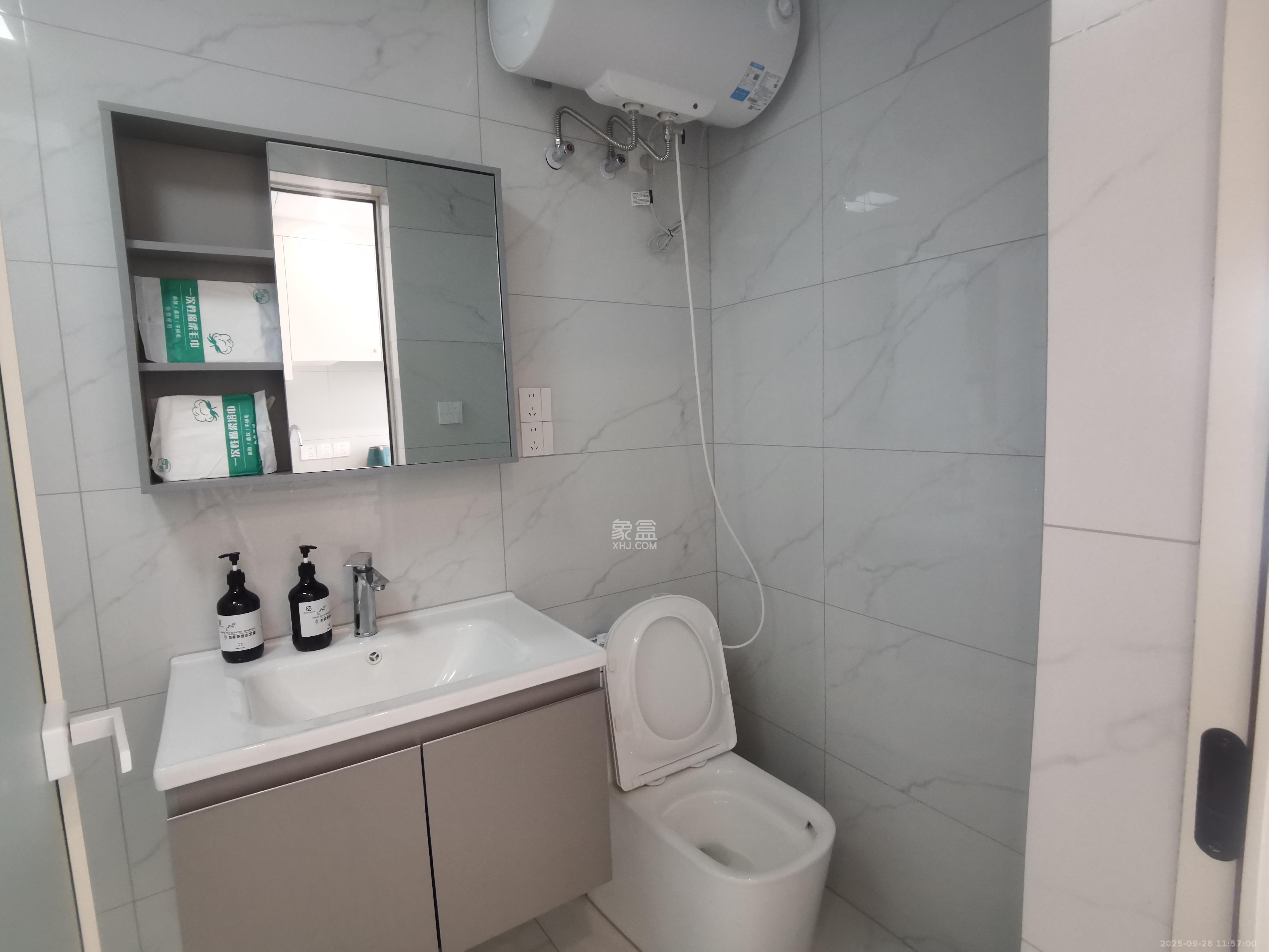 华润置地中心 1室0厅1卫 2200.0元/月 华润置地中心 1室0厅1卫 2200.0元/月室内图