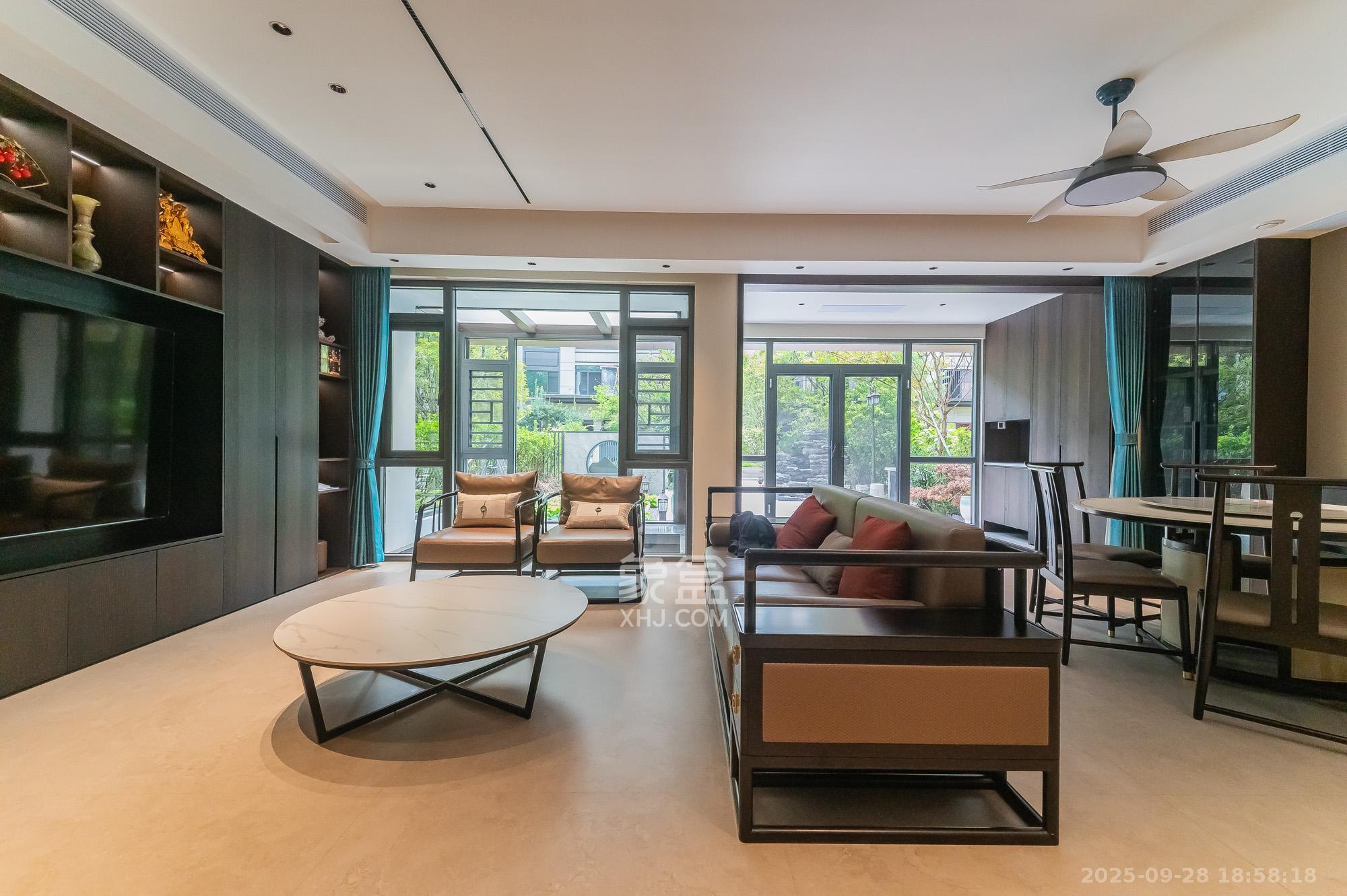 中交建发松雅院 5室2厅3卫 420.0万 中交建发松雅院 5室2厅3卫 420.0万客厅