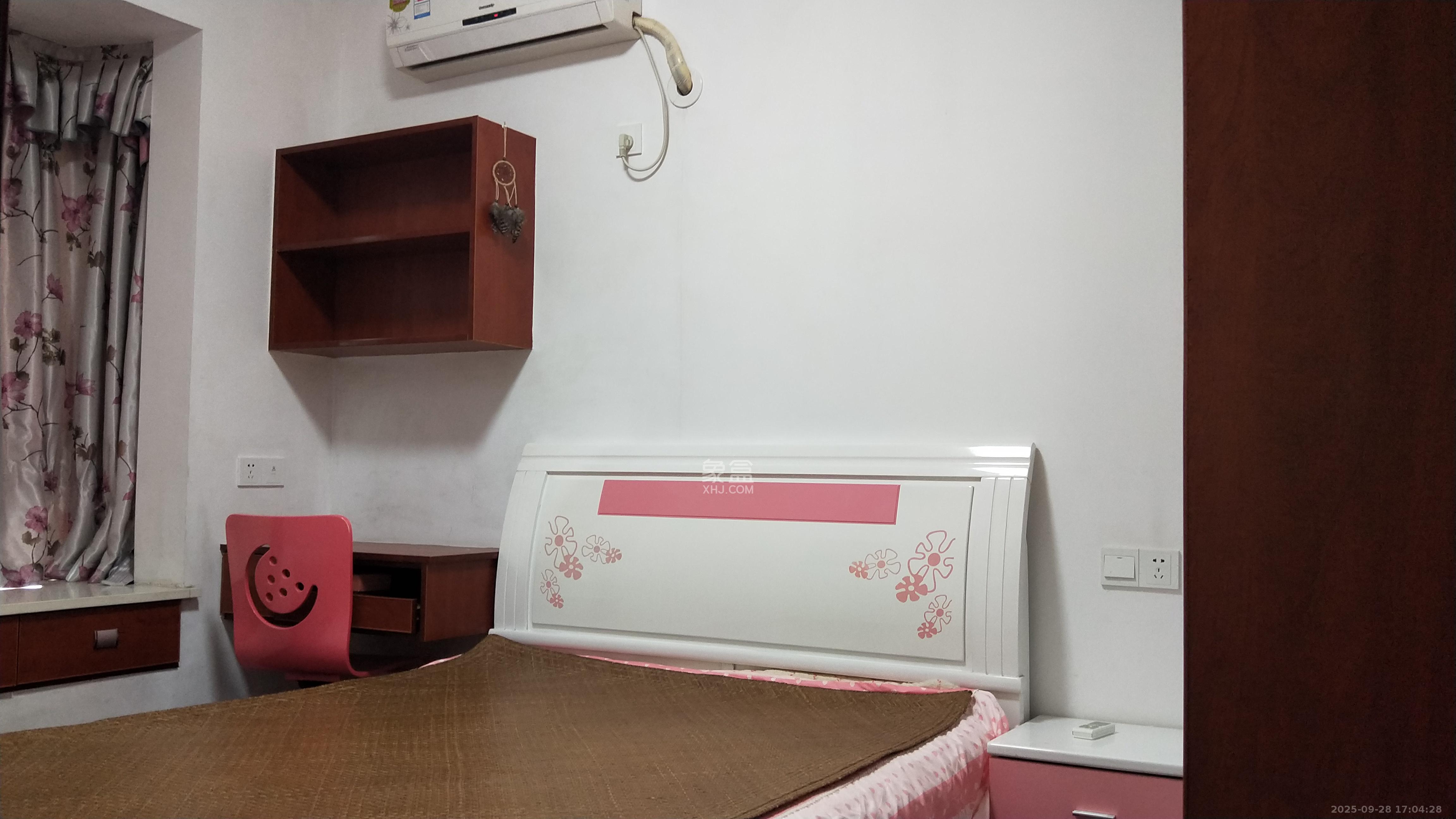 阳光晶城  3室2厅1卫    2000.0元/月室内图