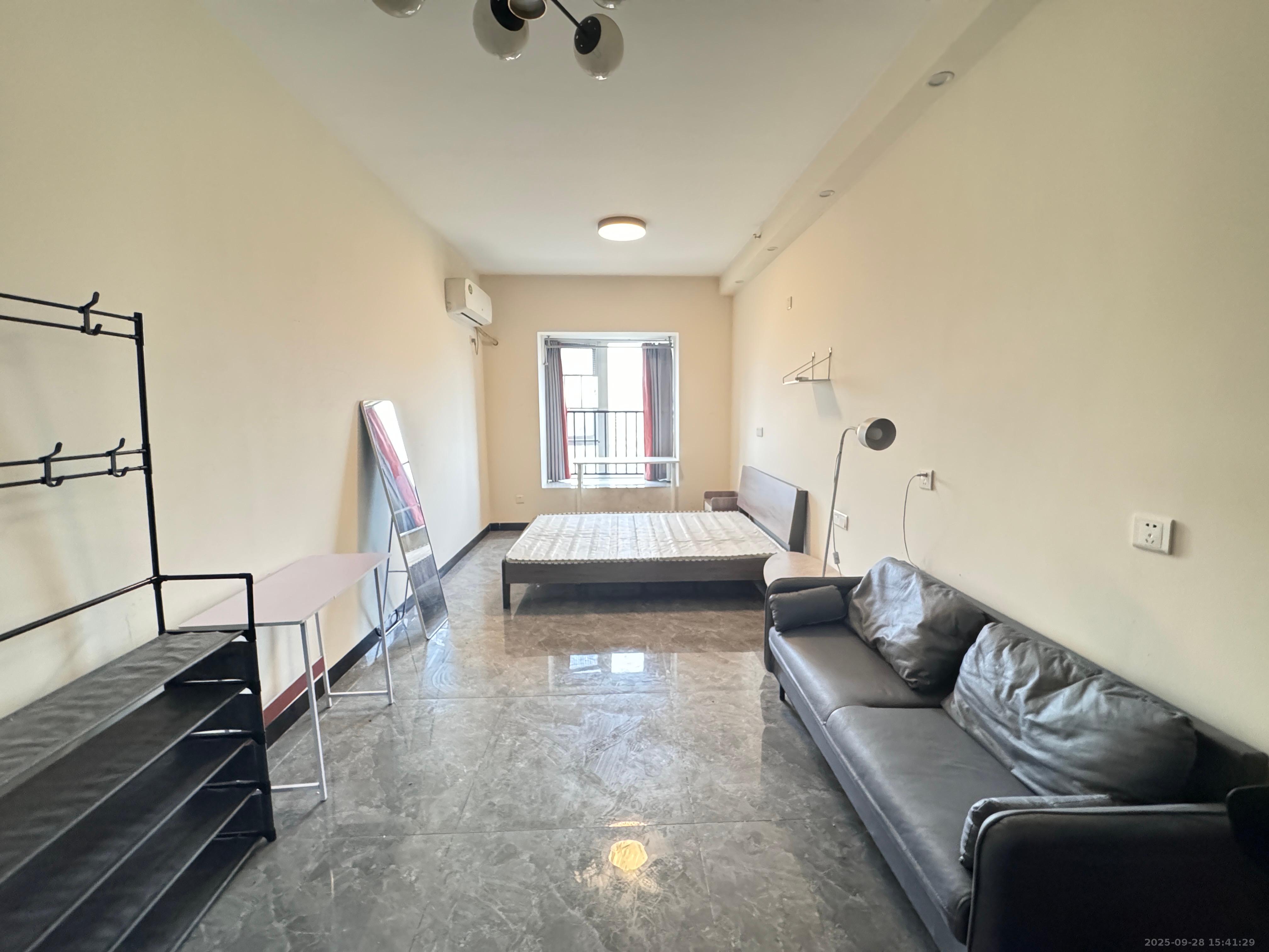 保利香槟国际 1室0厅0卫 1000.0元/月 保利香槟国际 1室0厅0卫 1000.0元/月室内图