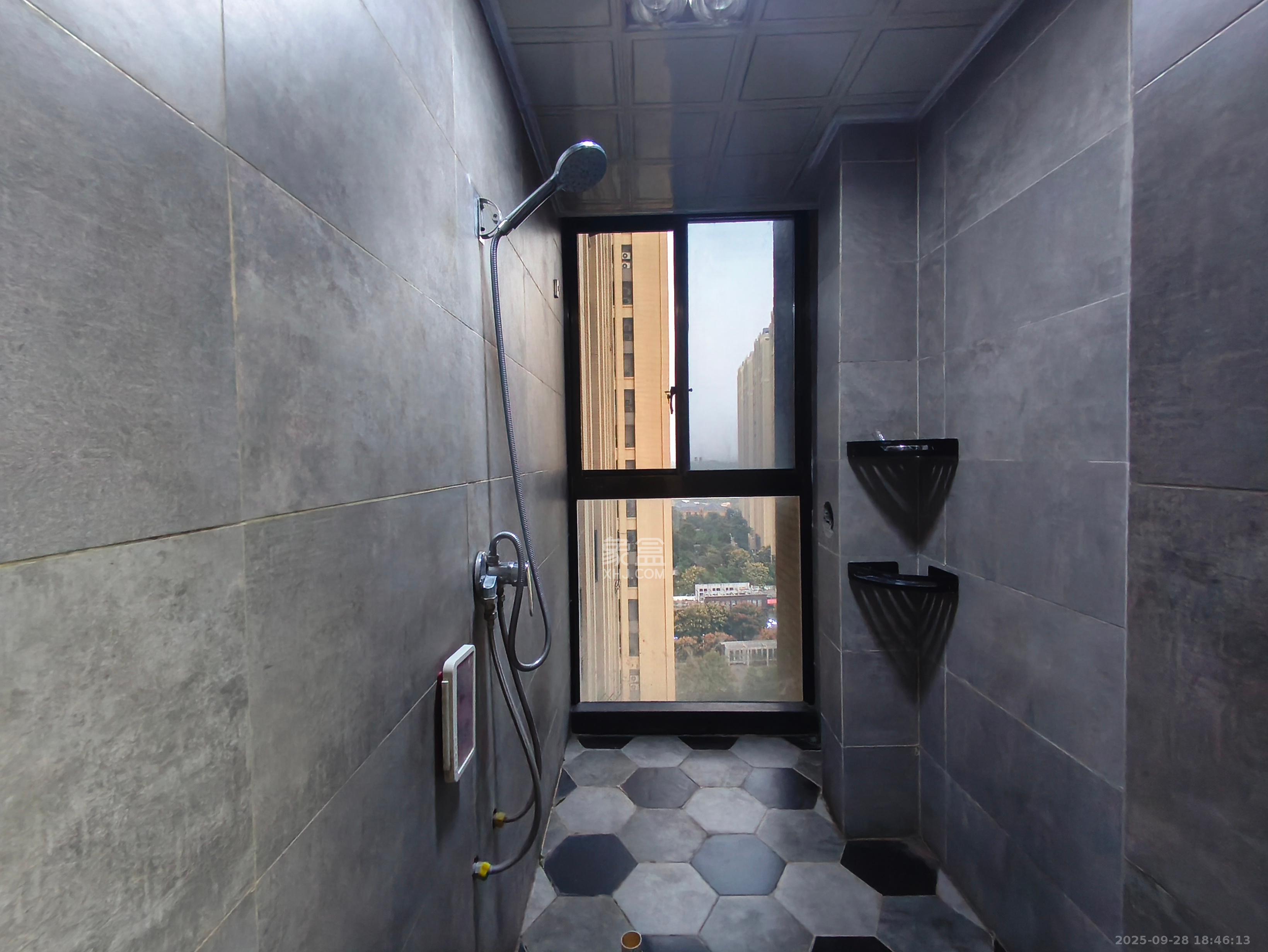 长房半岛蓝湾(观山月) 2室2厅1卫 2200.0元/月 长房半岛蓝湾(观山月) 2室2厅1卫 2200.0元/月室内图