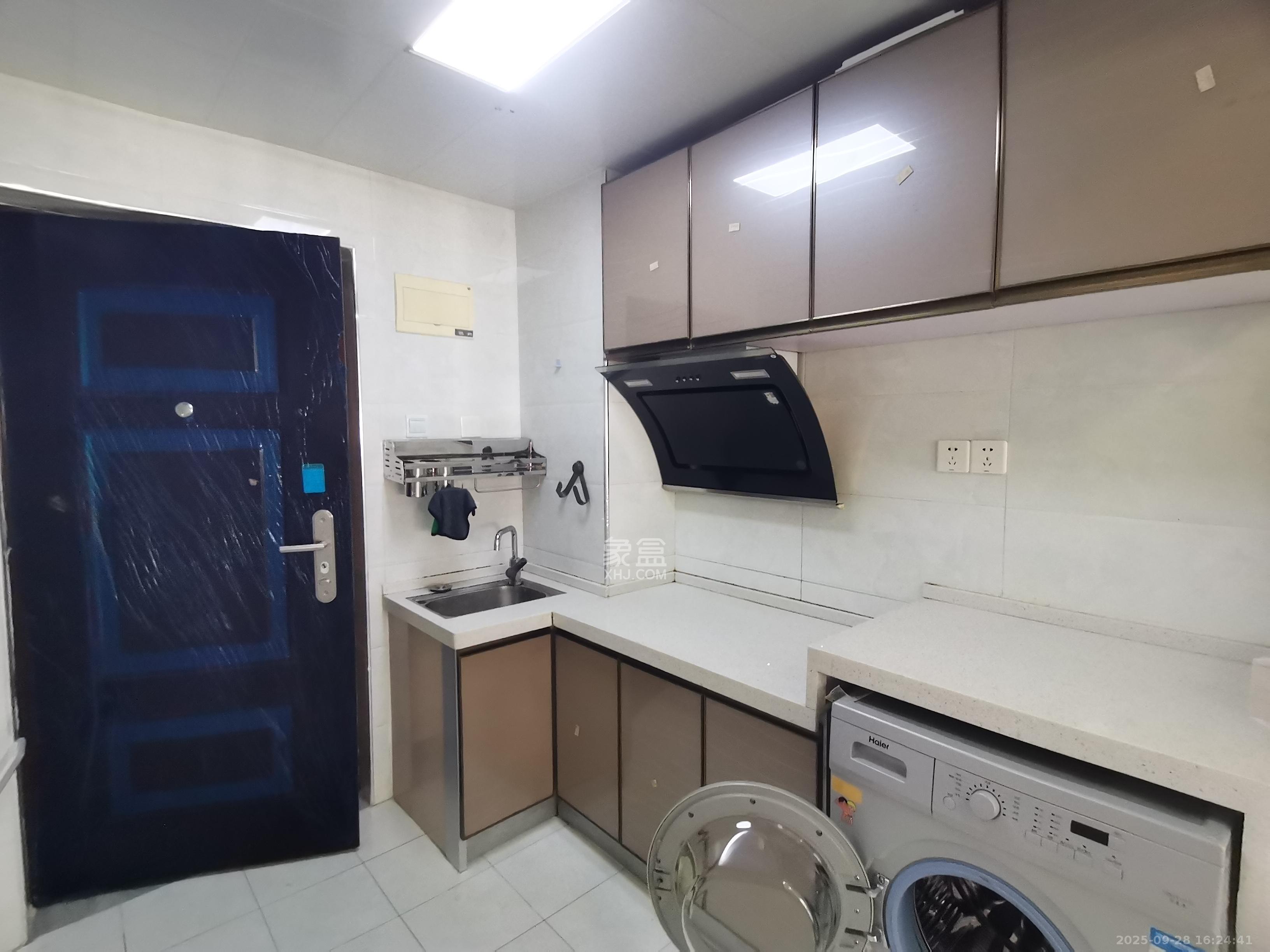 中建芙蓉嘉苑  1室1厅1卫    1250.0元/月室内图