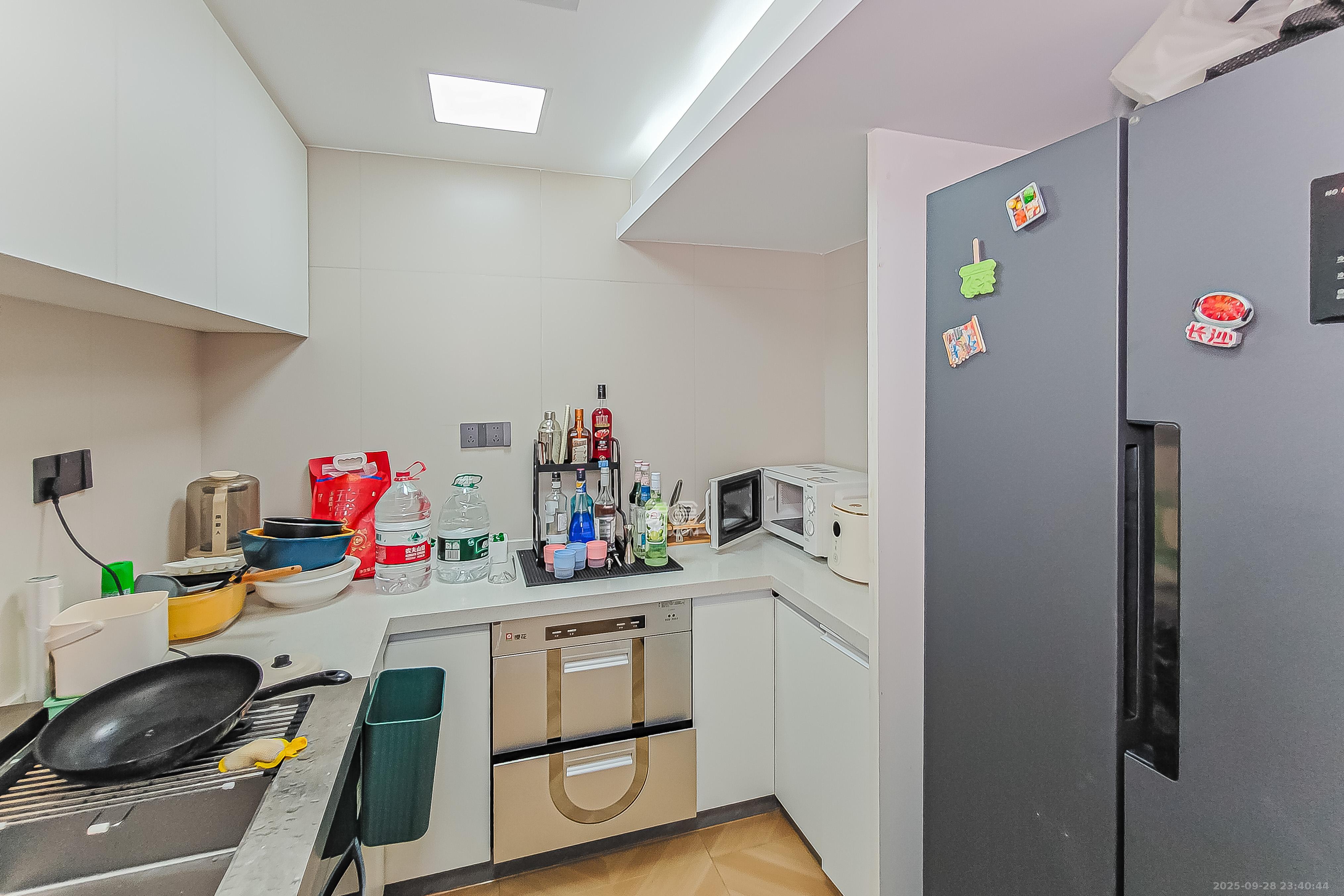 在水一方 4室2厅2卫 110.0万 在水一方 4室2厅2卫 110.0万厨房