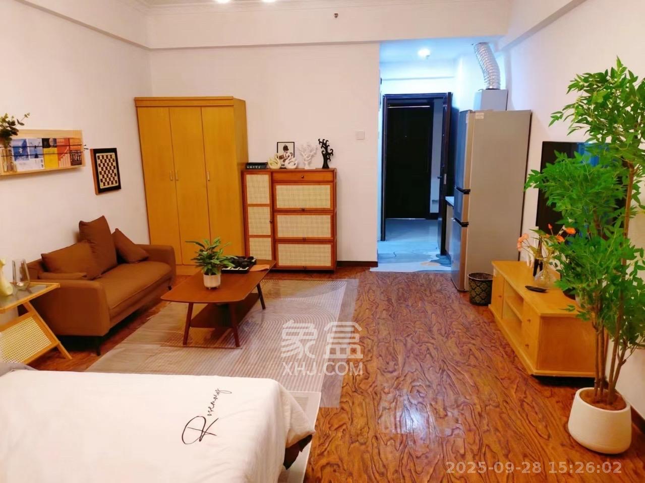 长远华樟名府  1室1厅1卫    1800.0元/月室内图