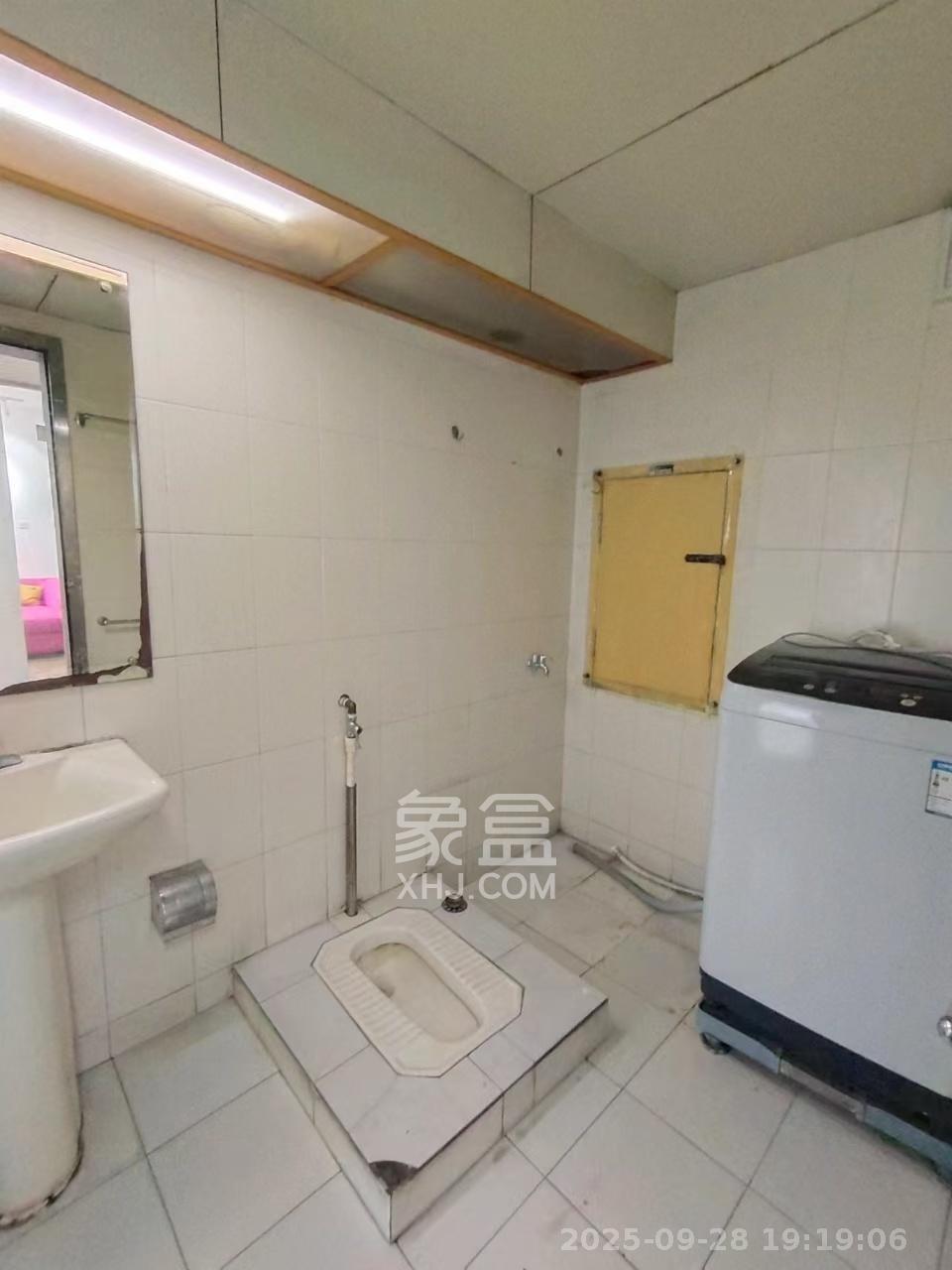 君临天厦 4室2厅2卫 3200.0元/月 君临天厦 4室2厅2卫 3200.0元/月室内图