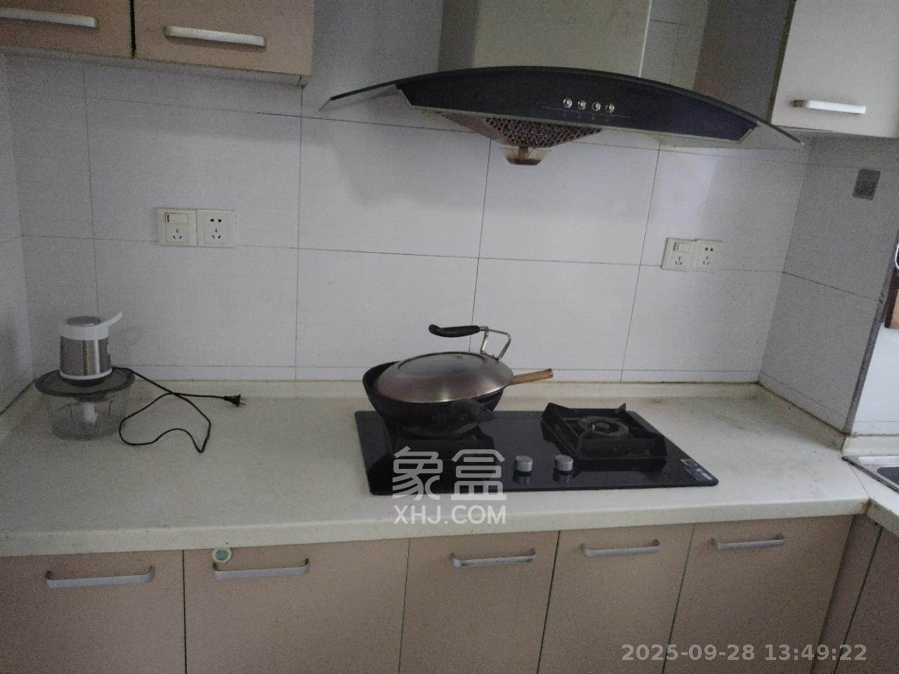 高信向日葵 3室2厅2卫 2200.0元/月 高信向日葵 3室2厅2卫 2200.0元/月室内图