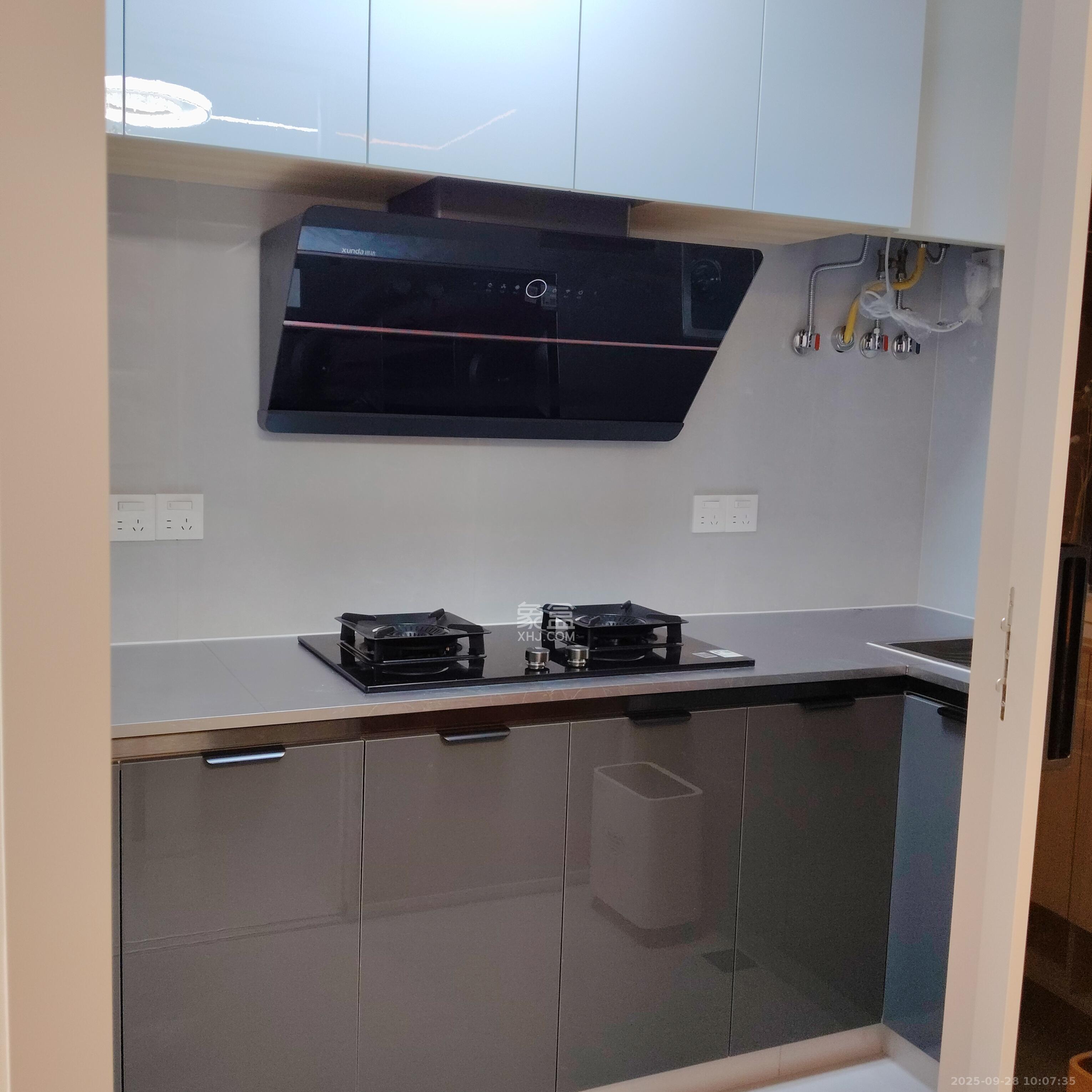 和润园三期  3室2厅2卫    3200.0元/月室内图