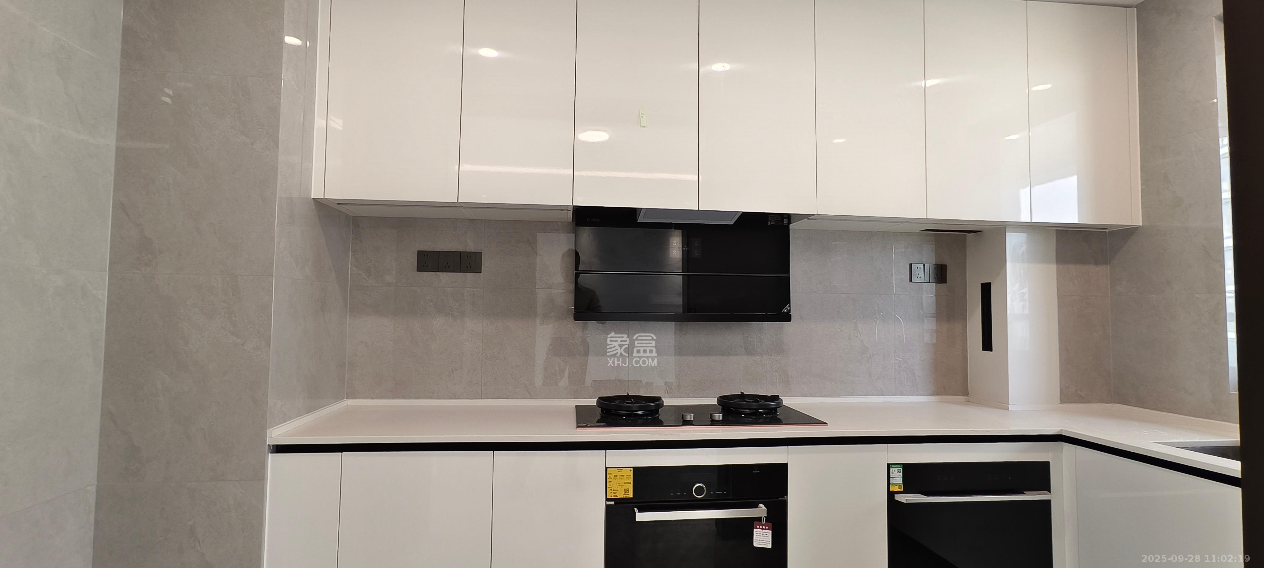 嘉臣道 4室2厅2卫 6000.0元/月 嘉臣道 4室2厅2卫 6000.0元/月室内图