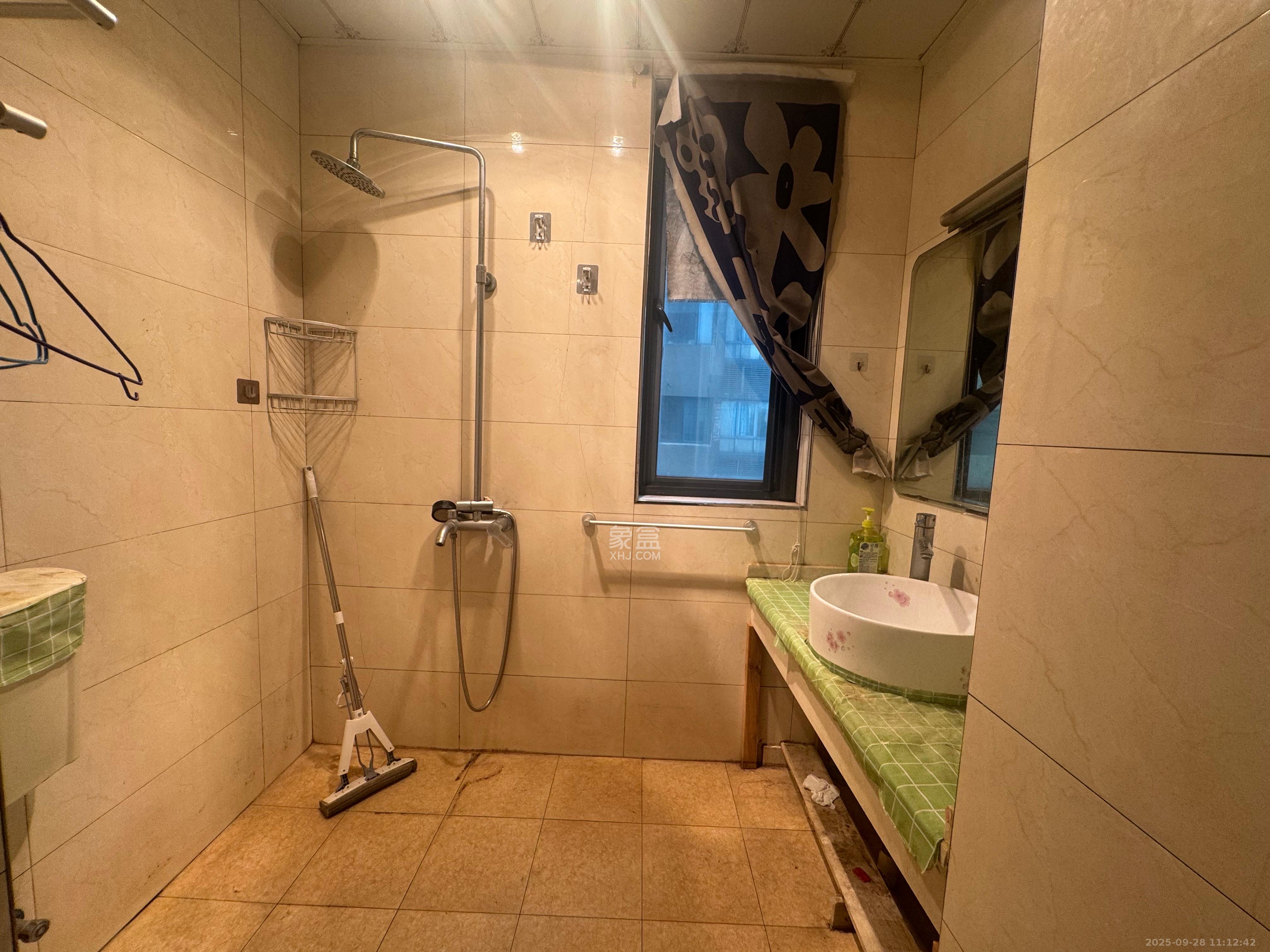 万博汇  2室1厅1卫    2100.0元/月室内图