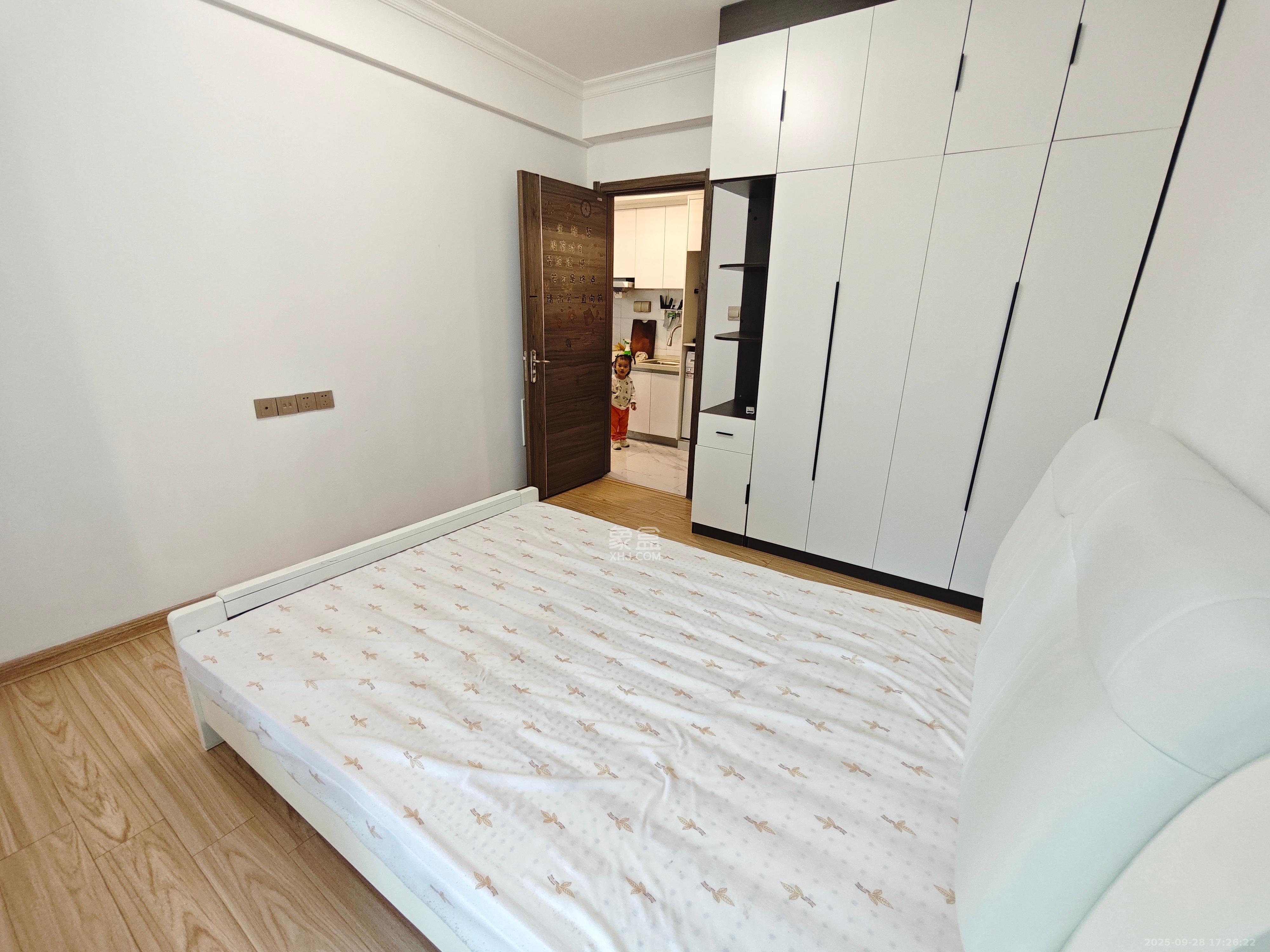 碧桂园城市之光  1室2厅1卫    2200.0元/月室内图