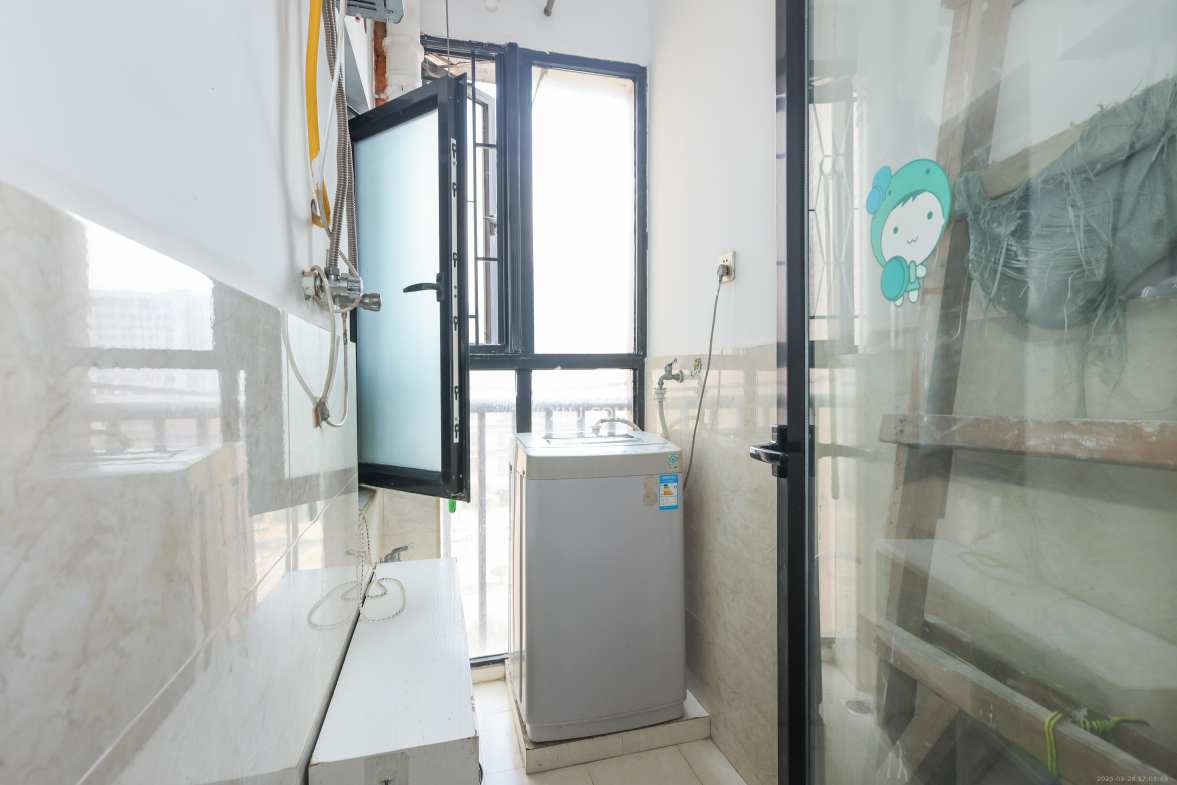 麓谷明珠 2室2厅1卫 2300.0元/月 麓谷明珠 2室2厅1卫 2300.0元/月室内图