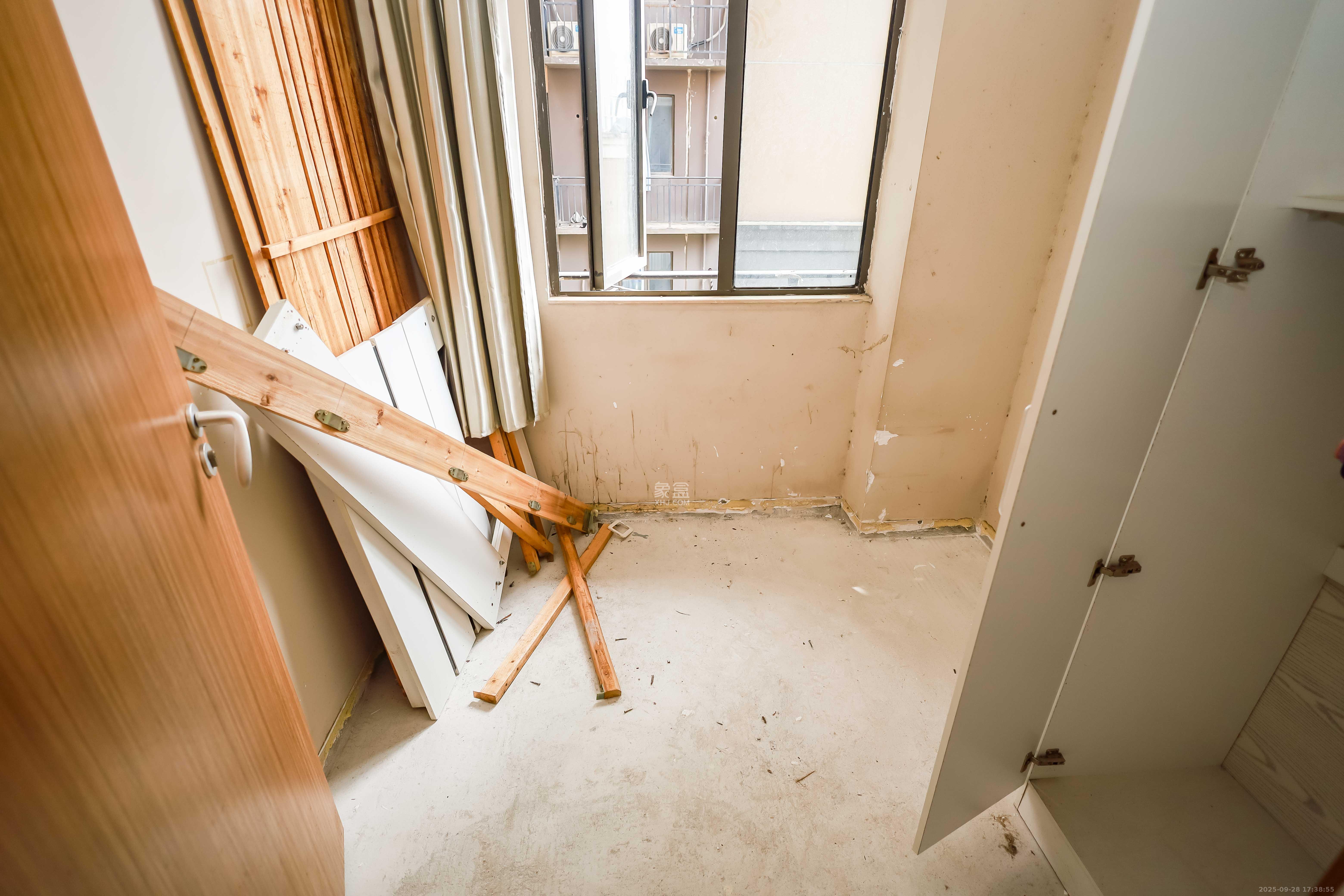 麓谷小镇 3室1厅1卫 47.8万 麓谷小镇 3室1厅1卫 47.8万卧室