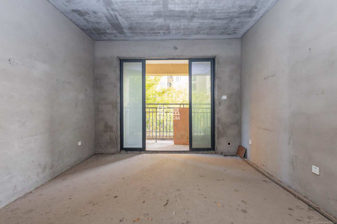 爵世名邸东湖(东湖壹号企业总部基地)  3室2厅2卫    77.9万 爵世名邸东湖(东湖壹号企业总部基地)  3室2厅2卫    77.9万客厅