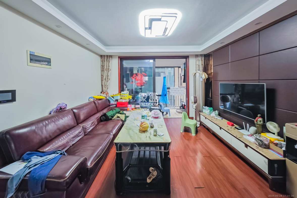 五江天街北区 4室2厅2卫 125.0万 五江天街北区 4室2厅2卫 125.0万客厅