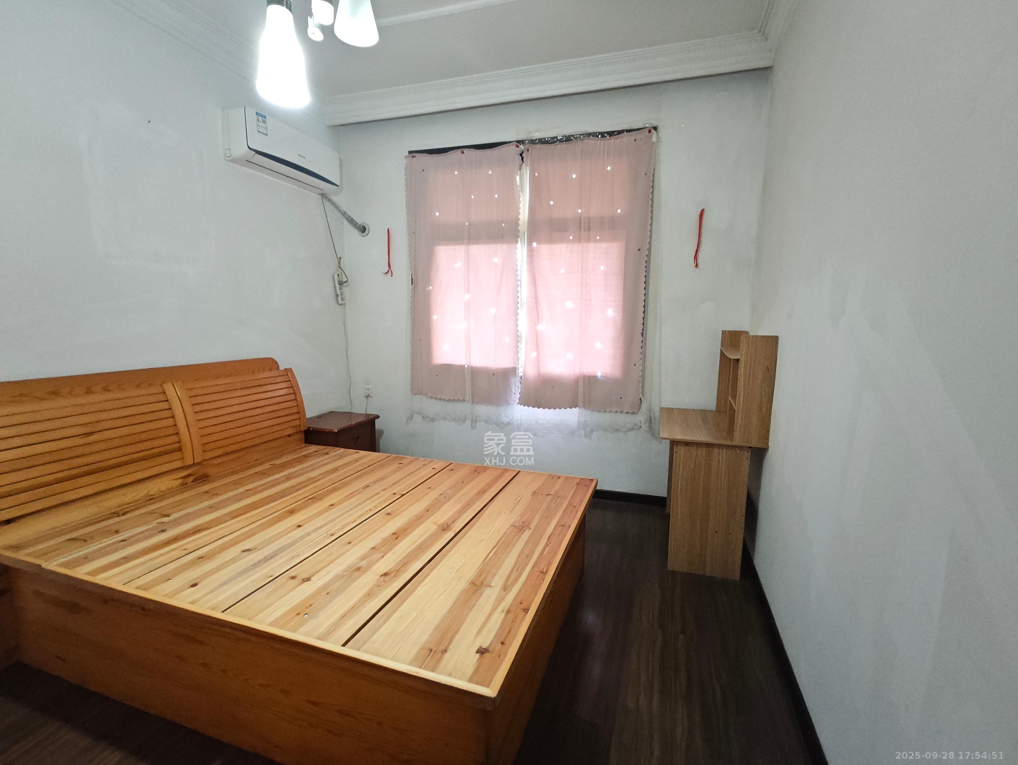 东瓜山三村(东电社区) 2室1厅1卫 1400.0元/月 东瓜山三村(东电社区) 2室1厅1卫 1400.0元/月室内图