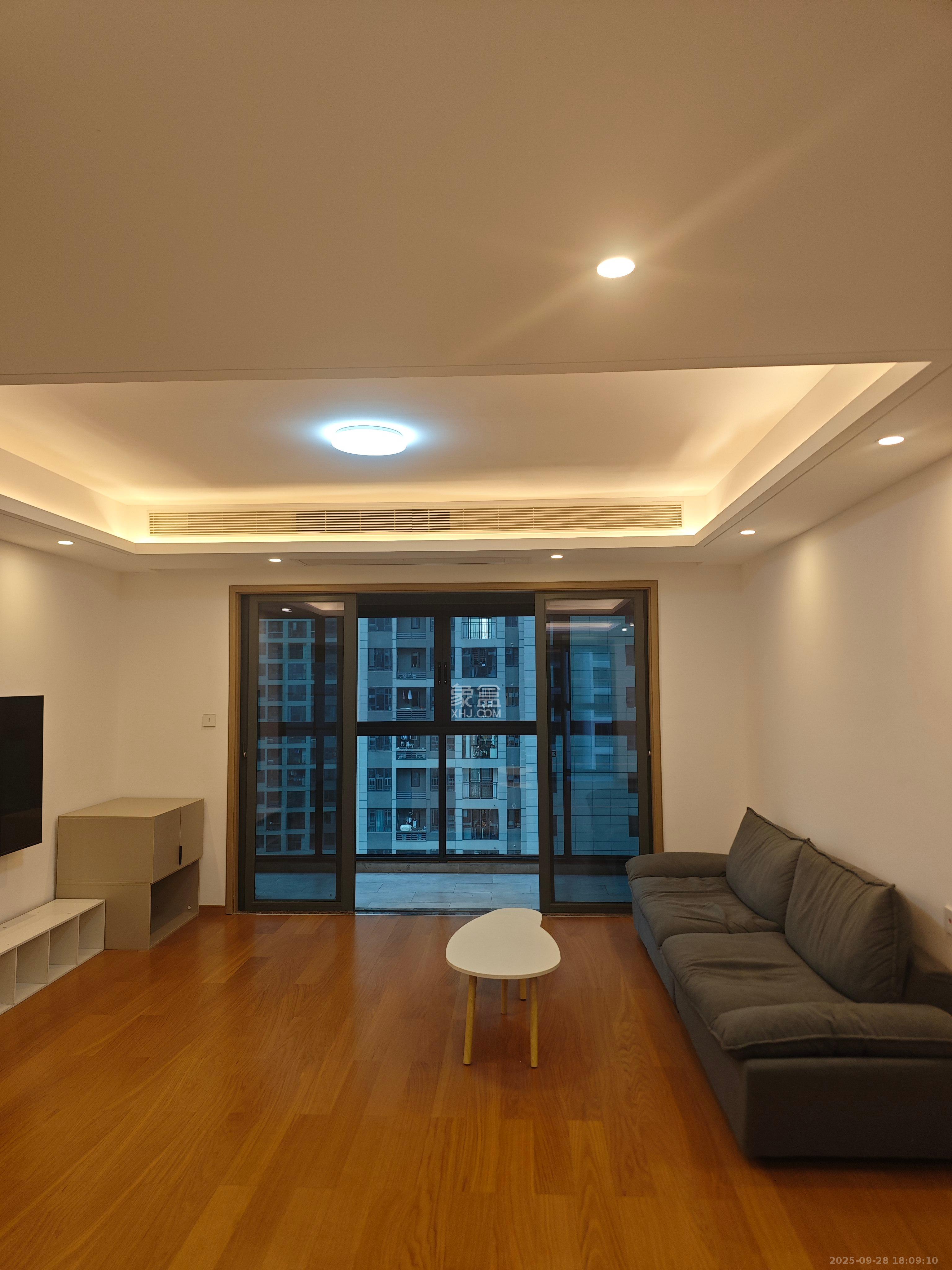 清控湖山雅居南区  4室2厅2卫    3300.0元/月 清控湖山雅居南区  4室2厅2卫    3300.0元/月