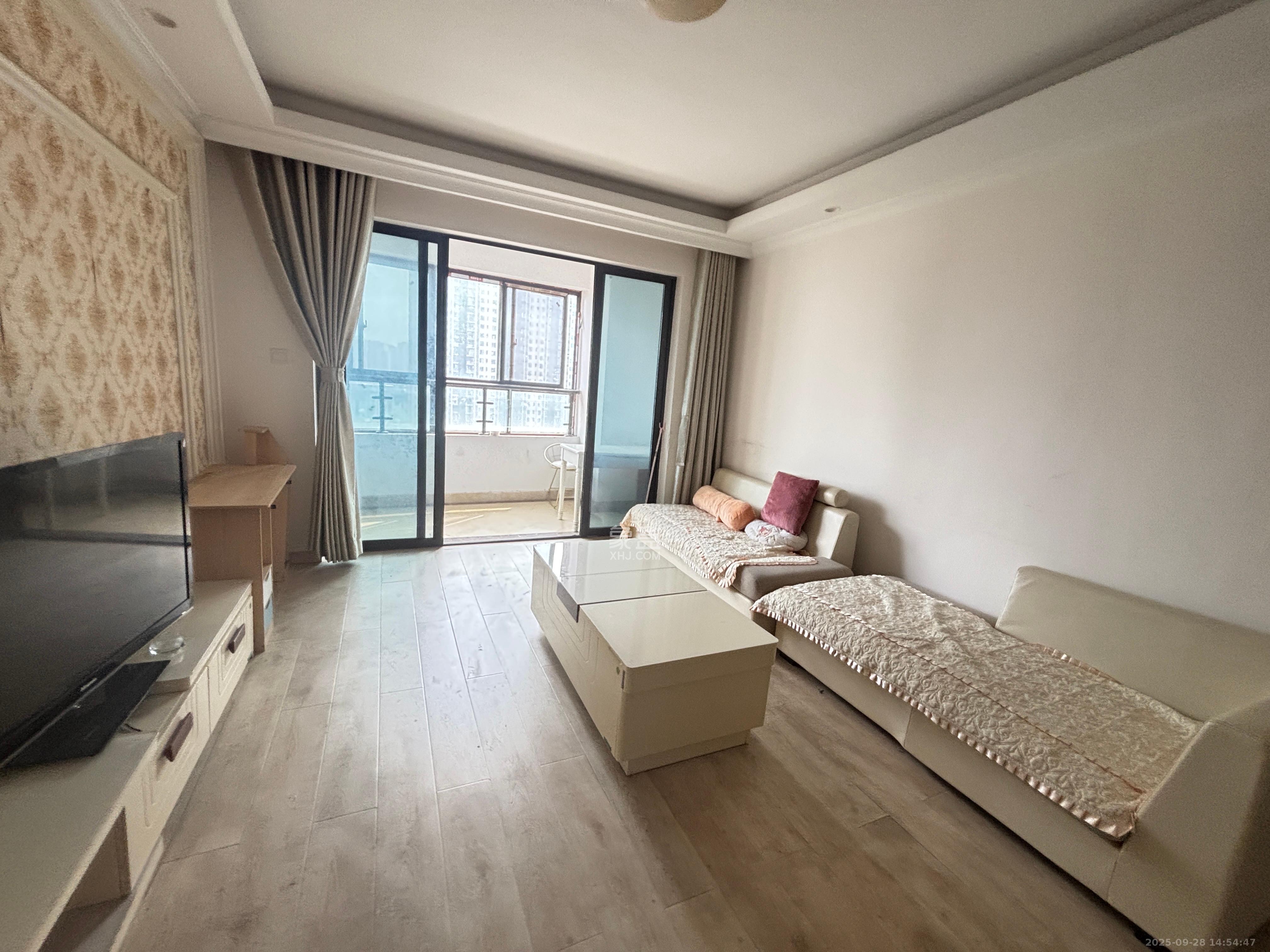 五江天街南区 3室2厅1卫 2400.0元/月 五江天街南区 3室2厅1卫 2400.0元/月室内图