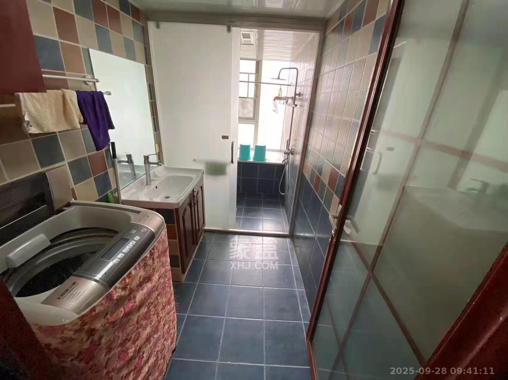 金鼎公园尚  4室2厅2卫    2600.0元/月室内图