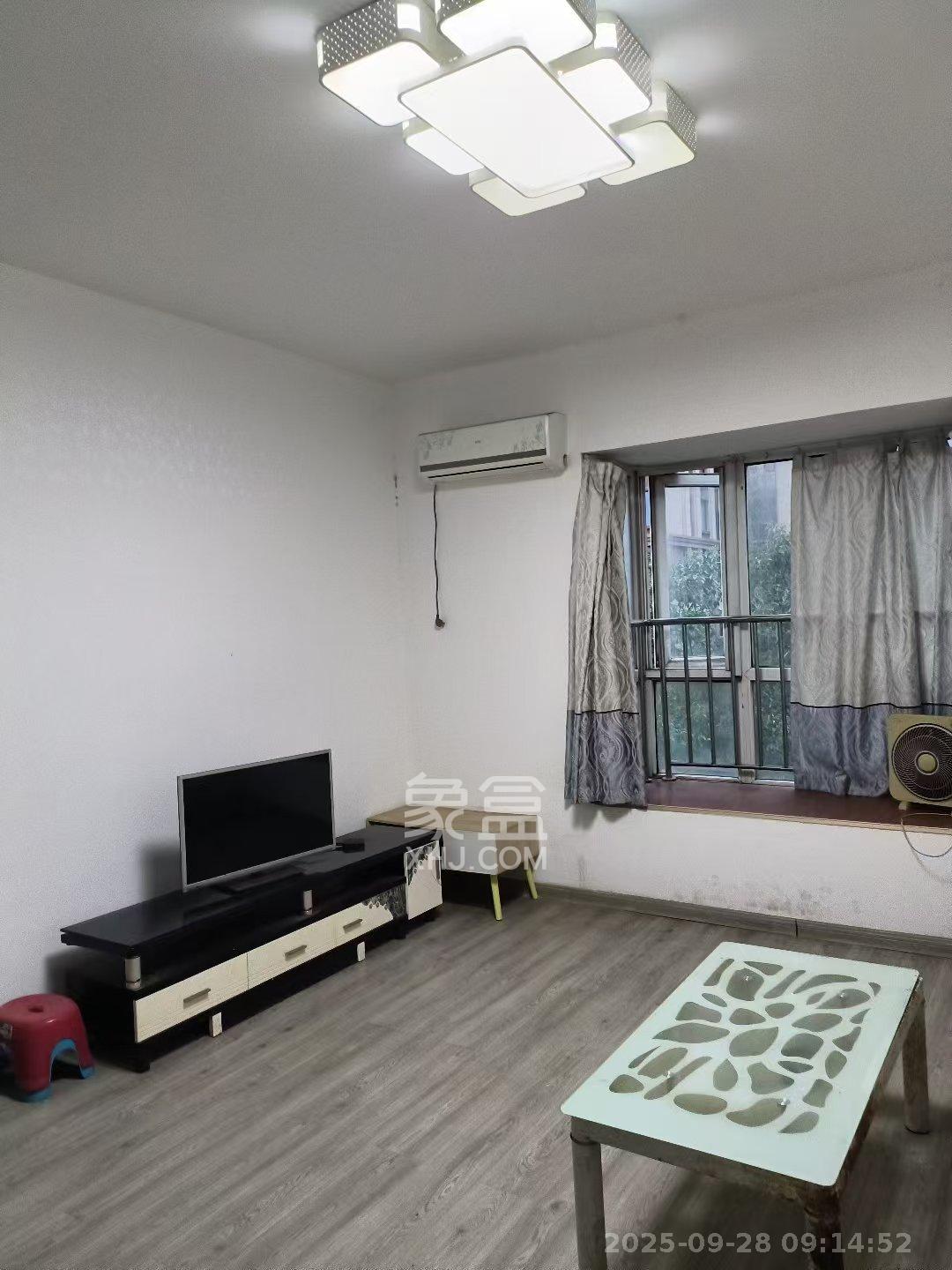 湘瑞嘉园 2室2厅1卫 1800.0元/月 湘瑞嘉园 2室2厅1卫 1800.0元/月室内图