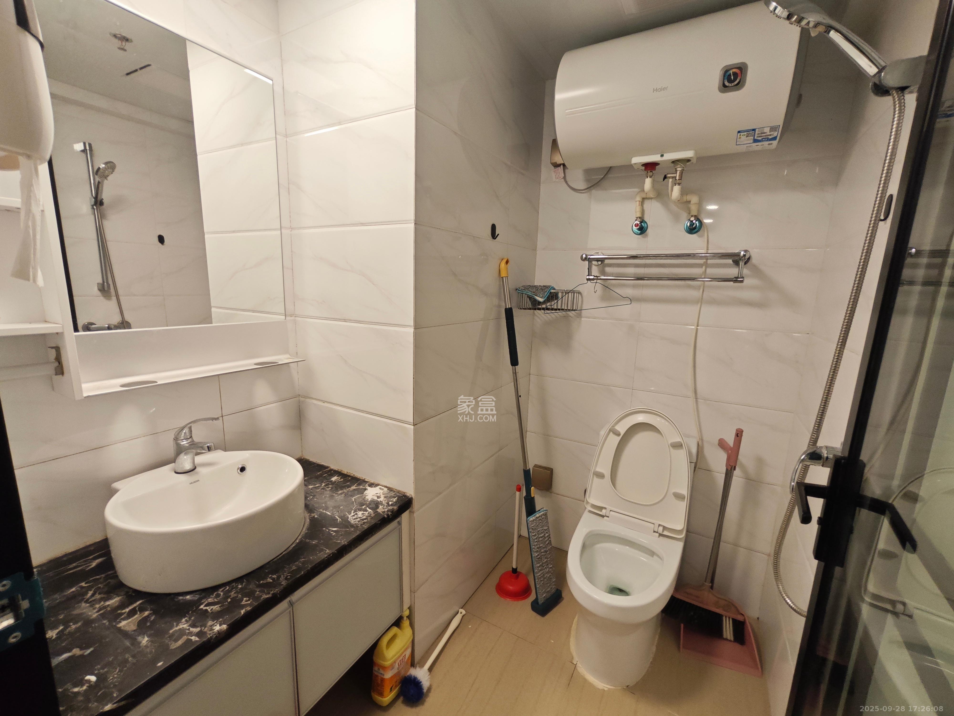 碧桂园城市之光  1室2厅1卫    2200.0元/月室内图